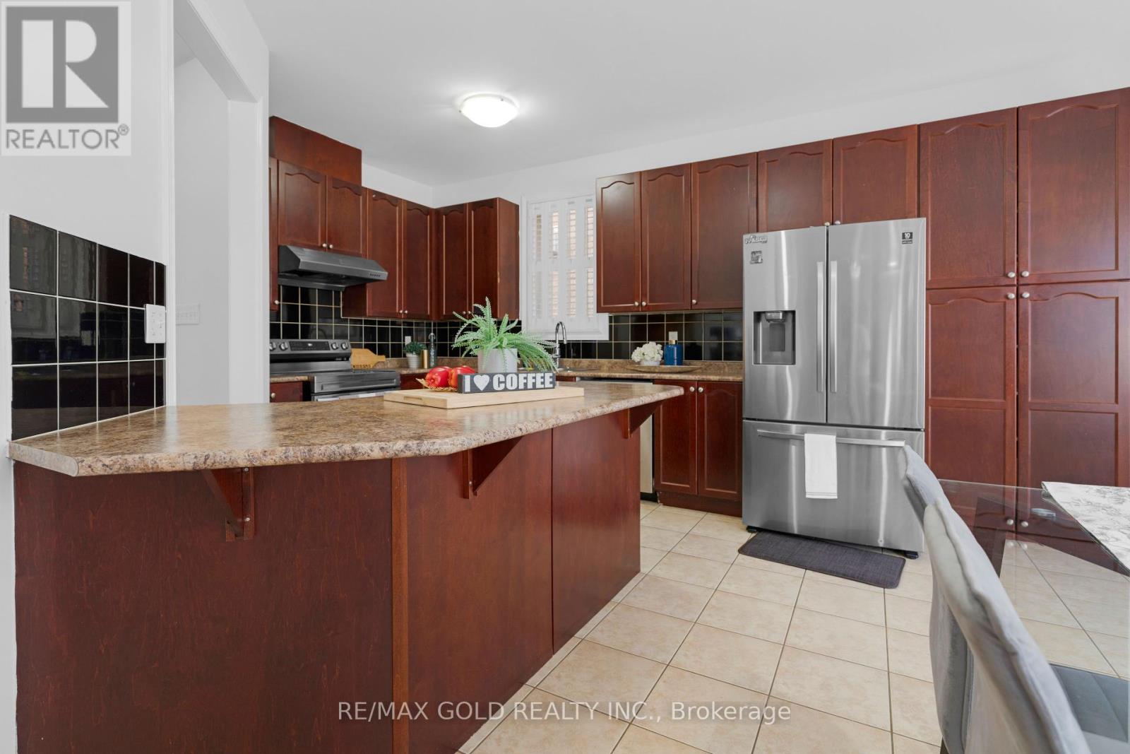 82 Amaranth Crescent, Brampton, Ontario  L7A 0L4 - Photo 15 - W12436567