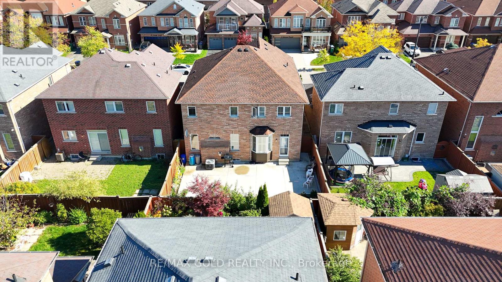 82 Amaranth Crescent, Brampton, Ontario  L7A 0L4 - Photo 36 - W12436567