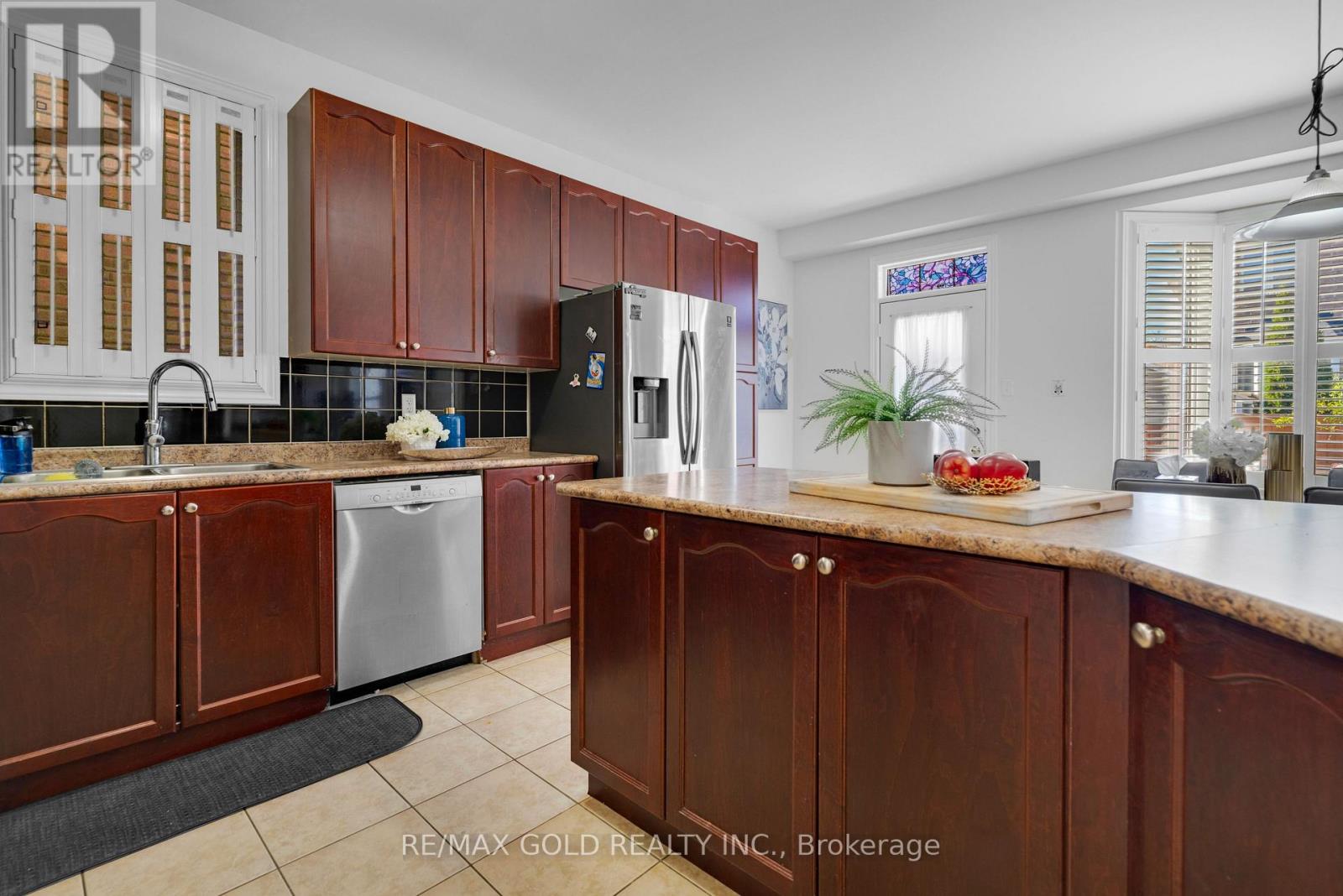 82 Amaranth Crescent, Brampton, Ontario  L7A 0L4 - Photo 16 - W12436567