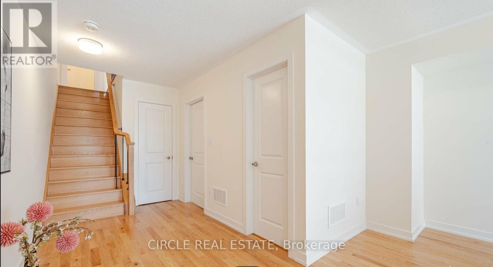2594 Castlegate Crossing, Pickering, Ontario  L1X 0H9 - Photo 26 - E12441555