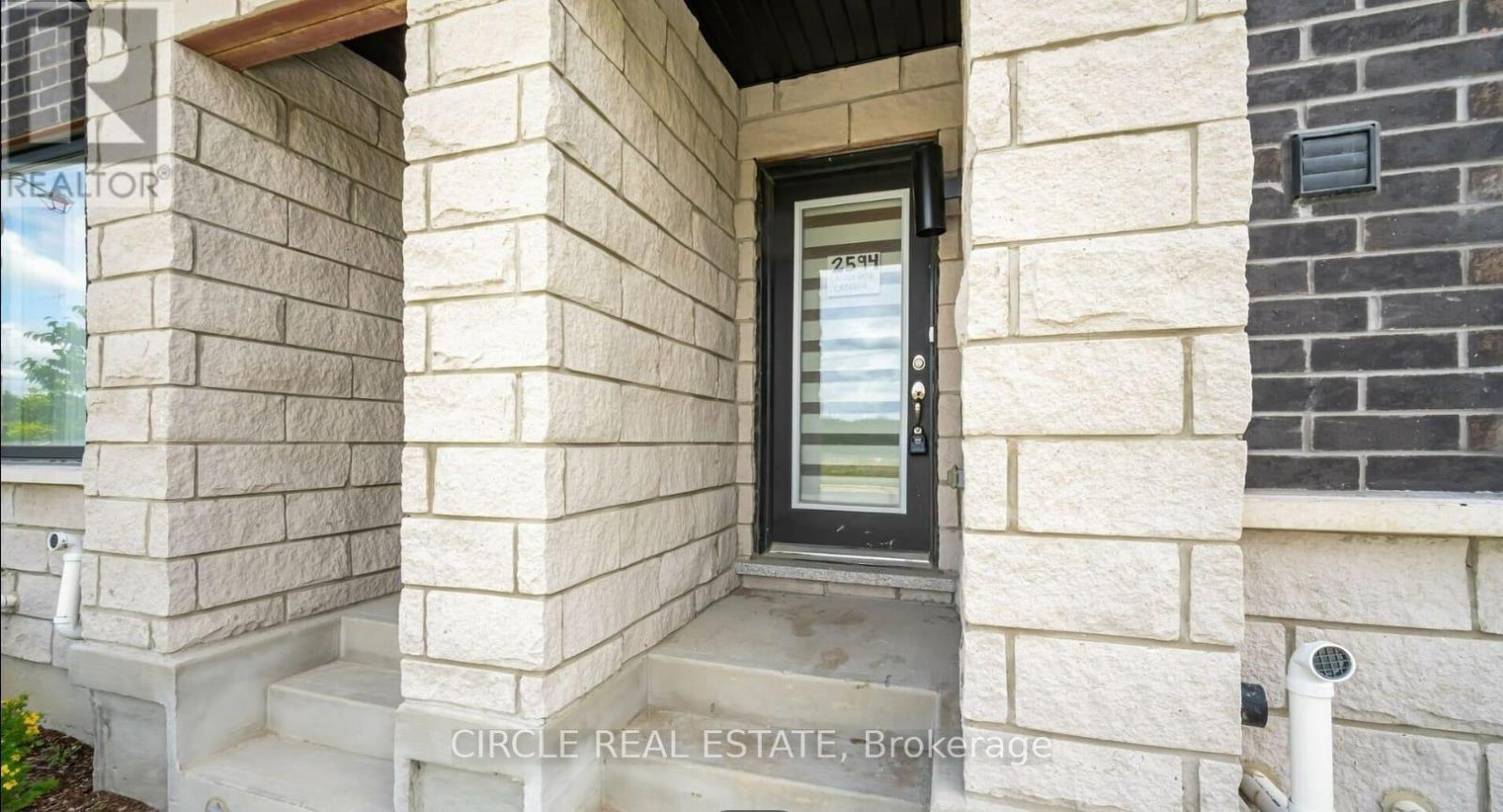 2594 Castlegate Crossing, Pickering, Ontario  L1X 0H9 - Photo 30 - E12441555