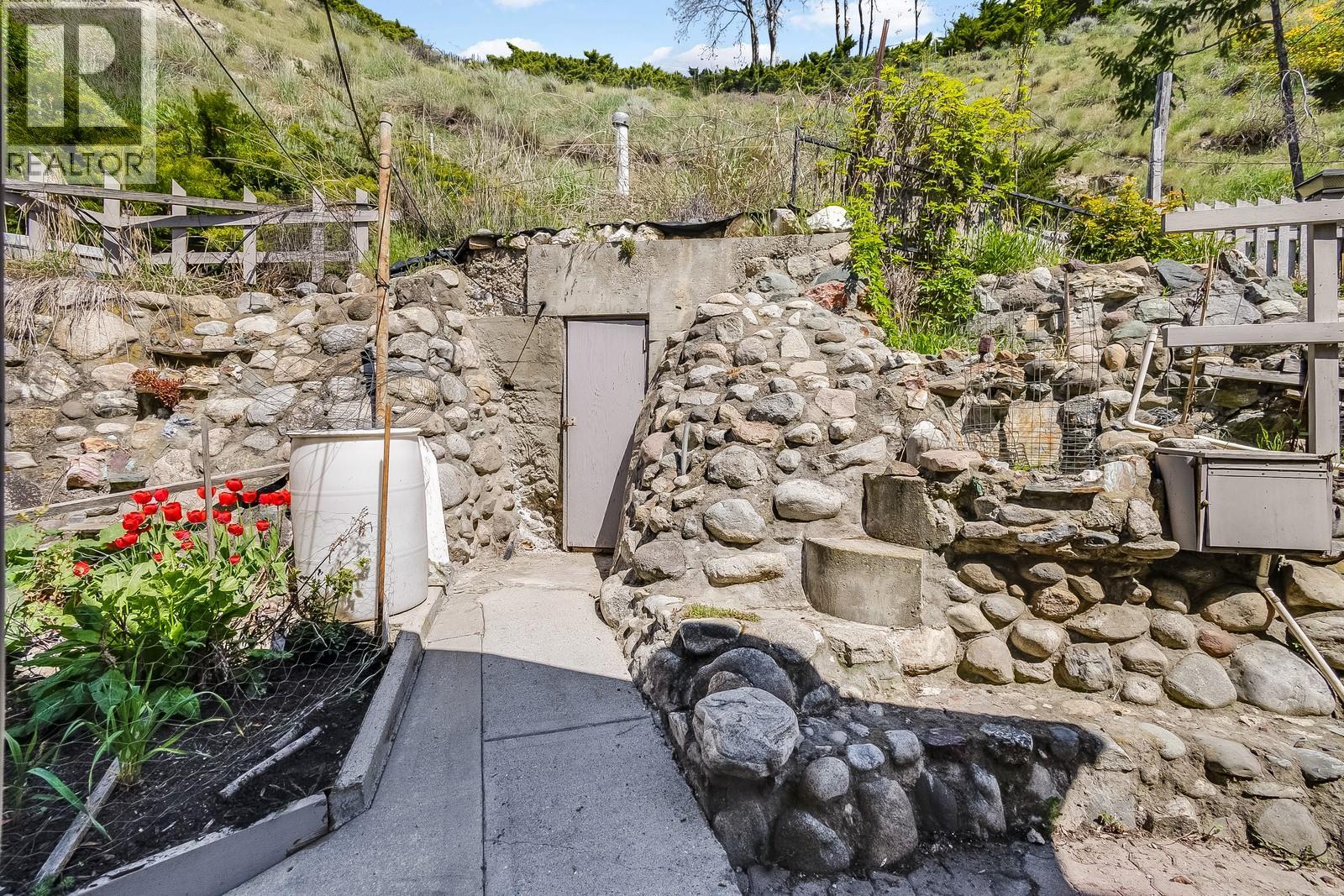 457 Poplar Point Drive, Kelowna, British Columbia  V1Y 1Y2 - Photo 16 - 10364459