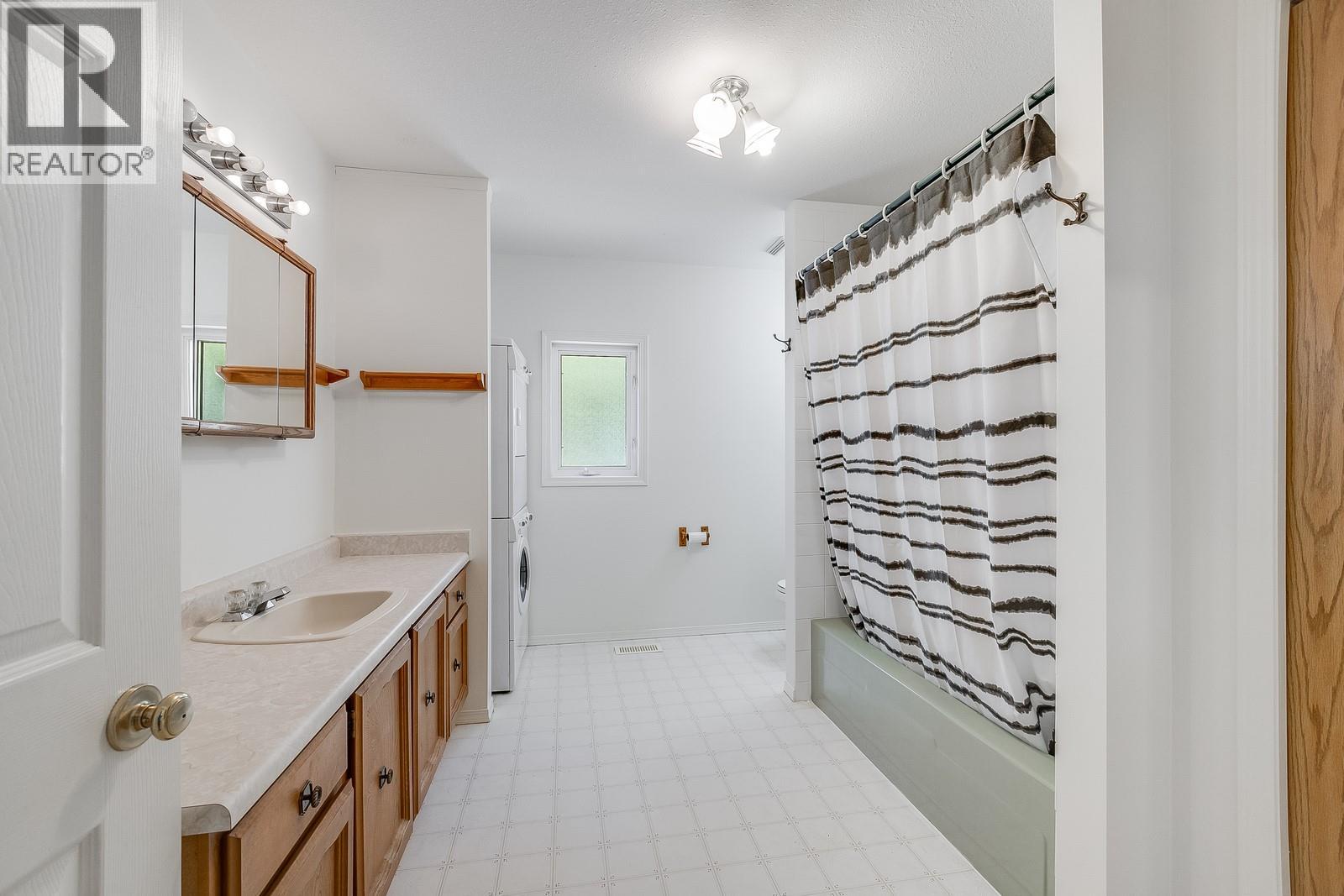 457 Poplar Point Drive, Kelowna, British Columbia  V1Y 1Y2 - Photo 23 - 10364459