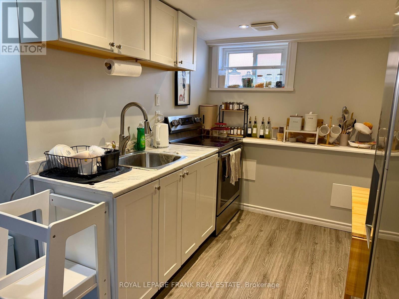 631 Crerar Avenue, Oshawa, Ontario  L1H 2W7 - Photo 5 - E12441624