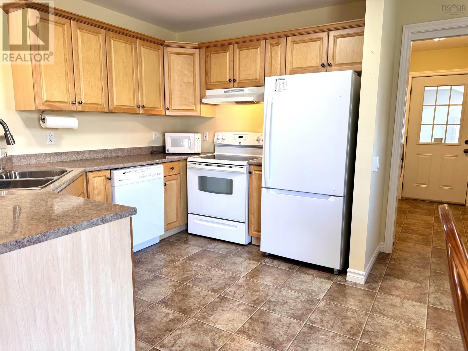 16 Melrose Avenue, Glace Bay, Nova Scotia  B1A 5G2 - Photo 17 - 202523744