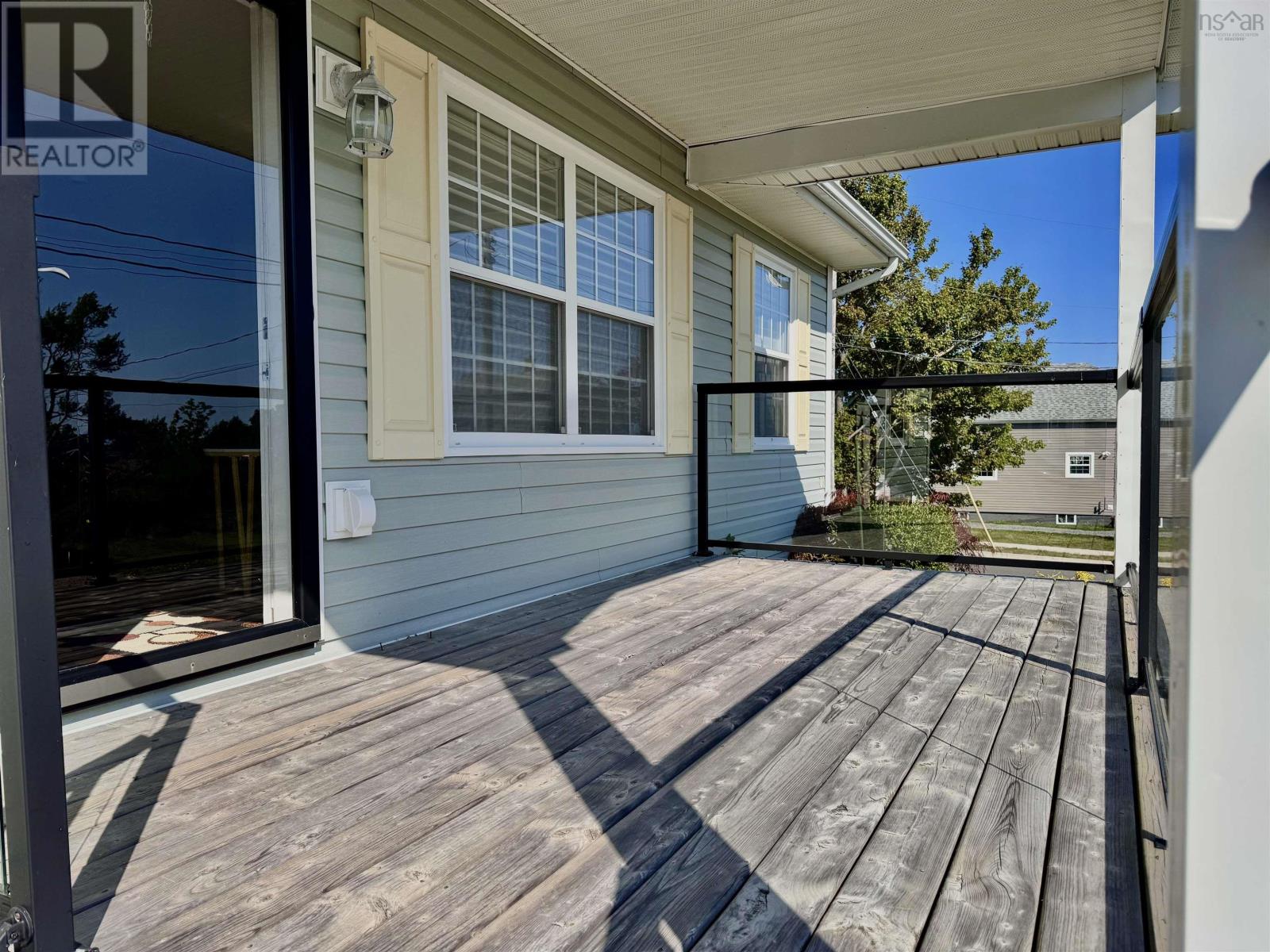 16 Melrose Avenue, Glace Bay, Nova Scotia  B1A 5G2 - Photo 2 - 202523744