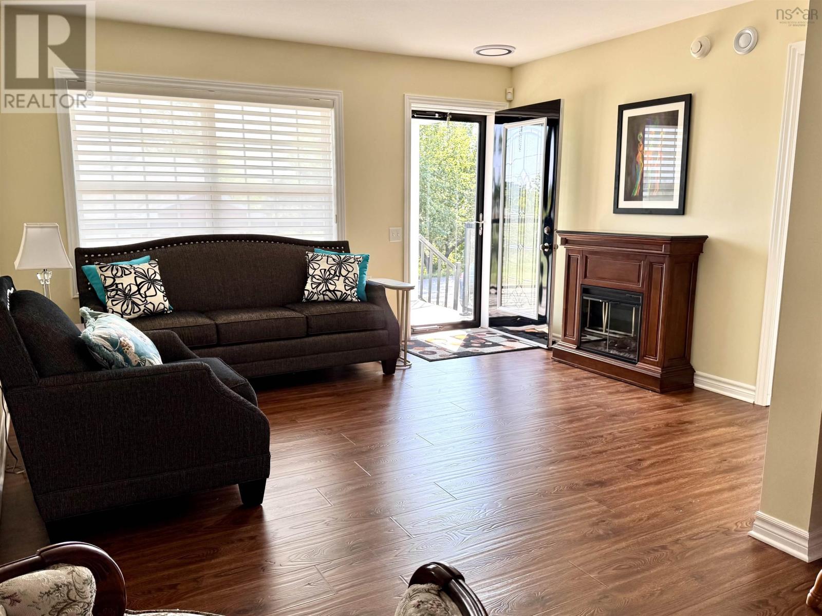 16 Melrose Avenue, Glace Bay, Nova Scotia  B1A 5G2 - Photo 3 - 202523744