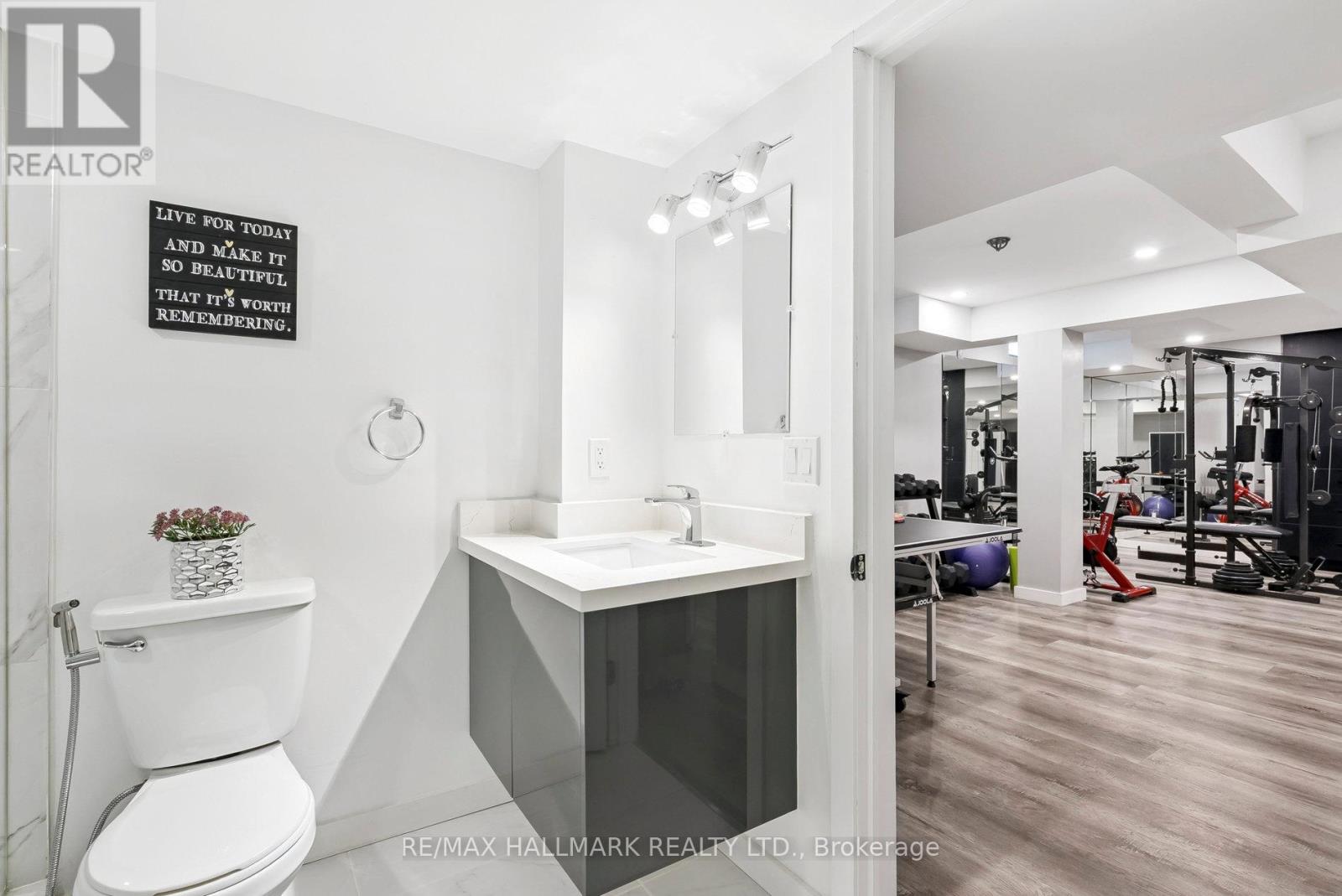 197 Aspenwood Drive, Newmarket (Woodland Hill), Ontario  L3X 2X4 - Photo 35 - N12441537