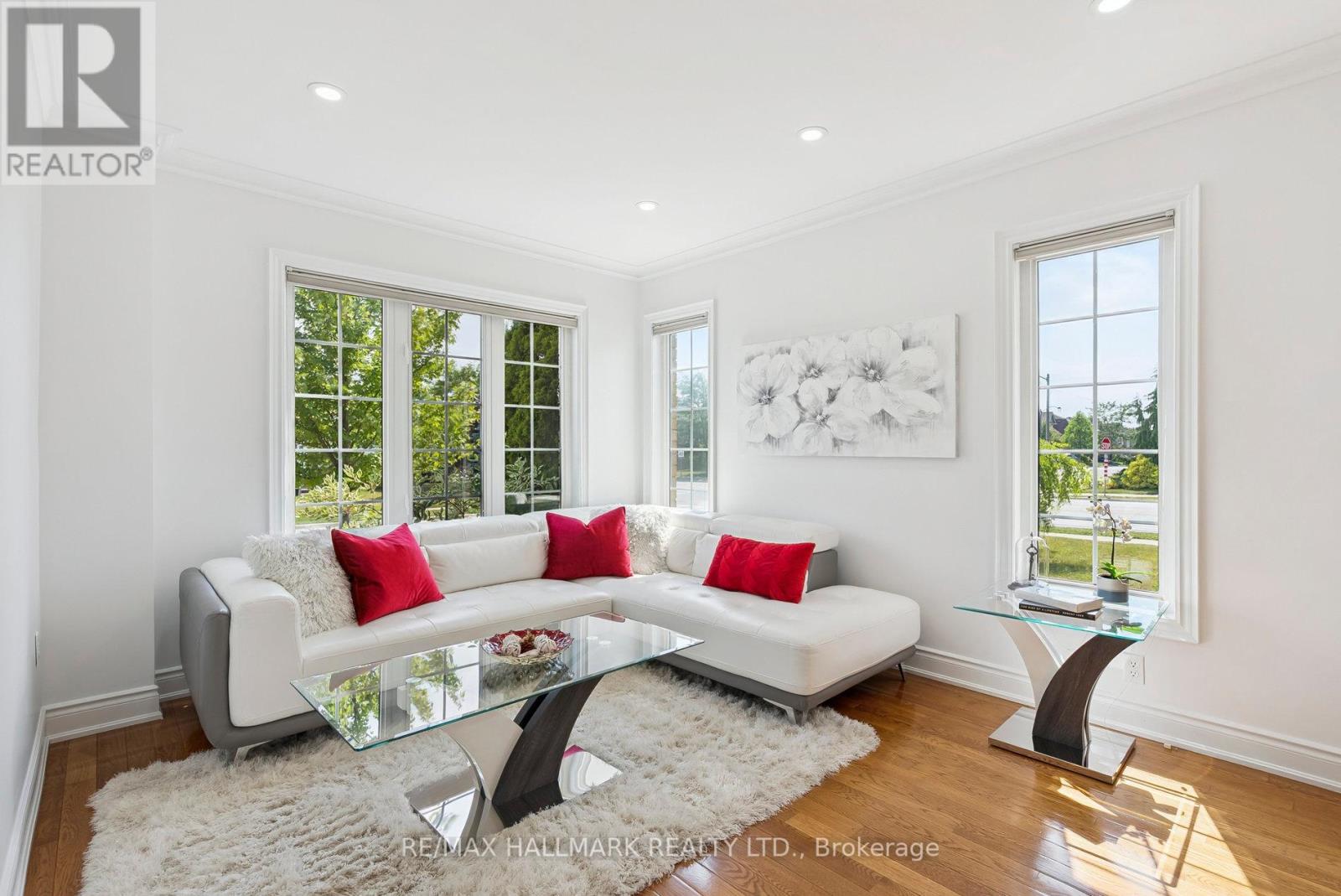 197 Aspenwood Drive, Newmarket (Woodland Hill), Ontario  L3X 2X4 - Photo 6 - N12441537