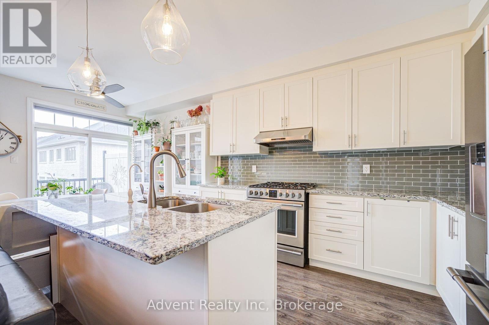 95 Beechborough Crescent, East Gwillimbury, Ontario  L9N 0N9 - Photo 10 - N12441538