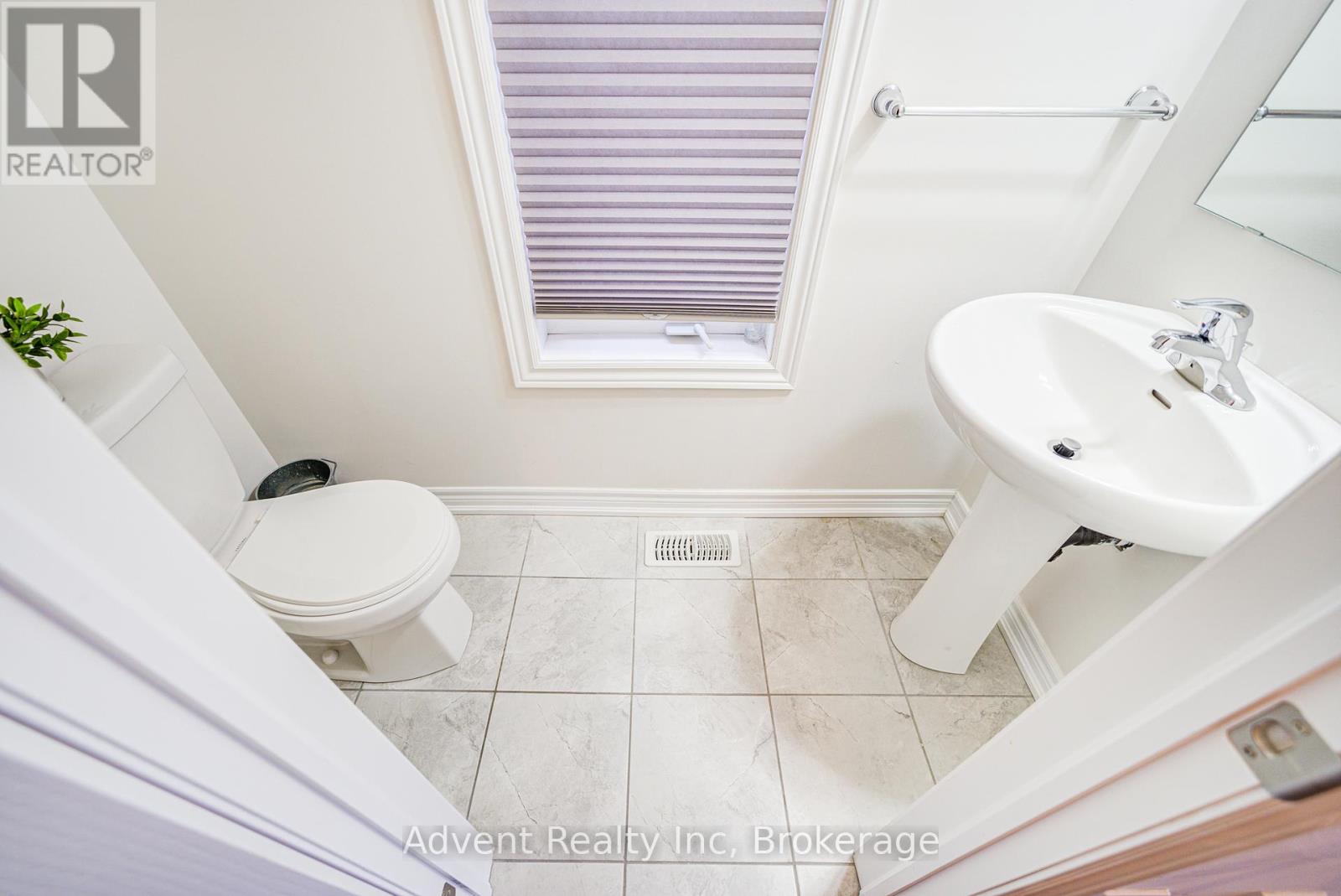 95 Beechborough Crescent, East Gwillimbury, Ontario  L9N 0N9 - Photo 18 - N12441538