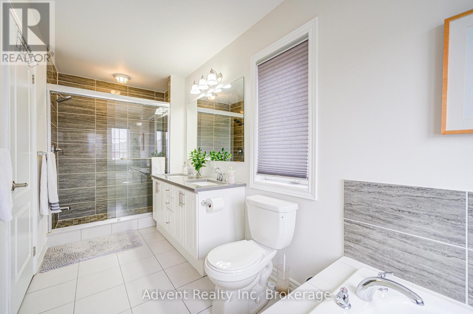 95 Beechborough Crescent, East Gwillimbury, Ontario  L9N 0N9 - Photo 26 - N12441538