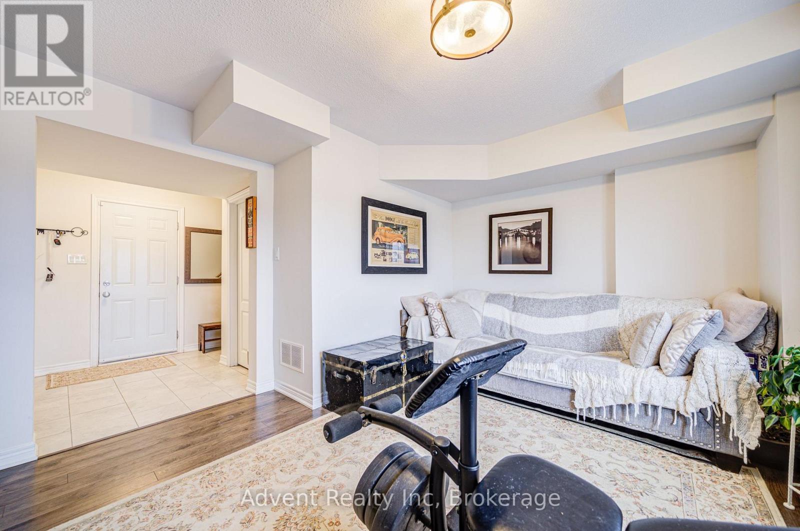 95 Beechborough Crescent, East Gwillimbury, Ontario  L9N 0N9 - Photo 38 - N12441538