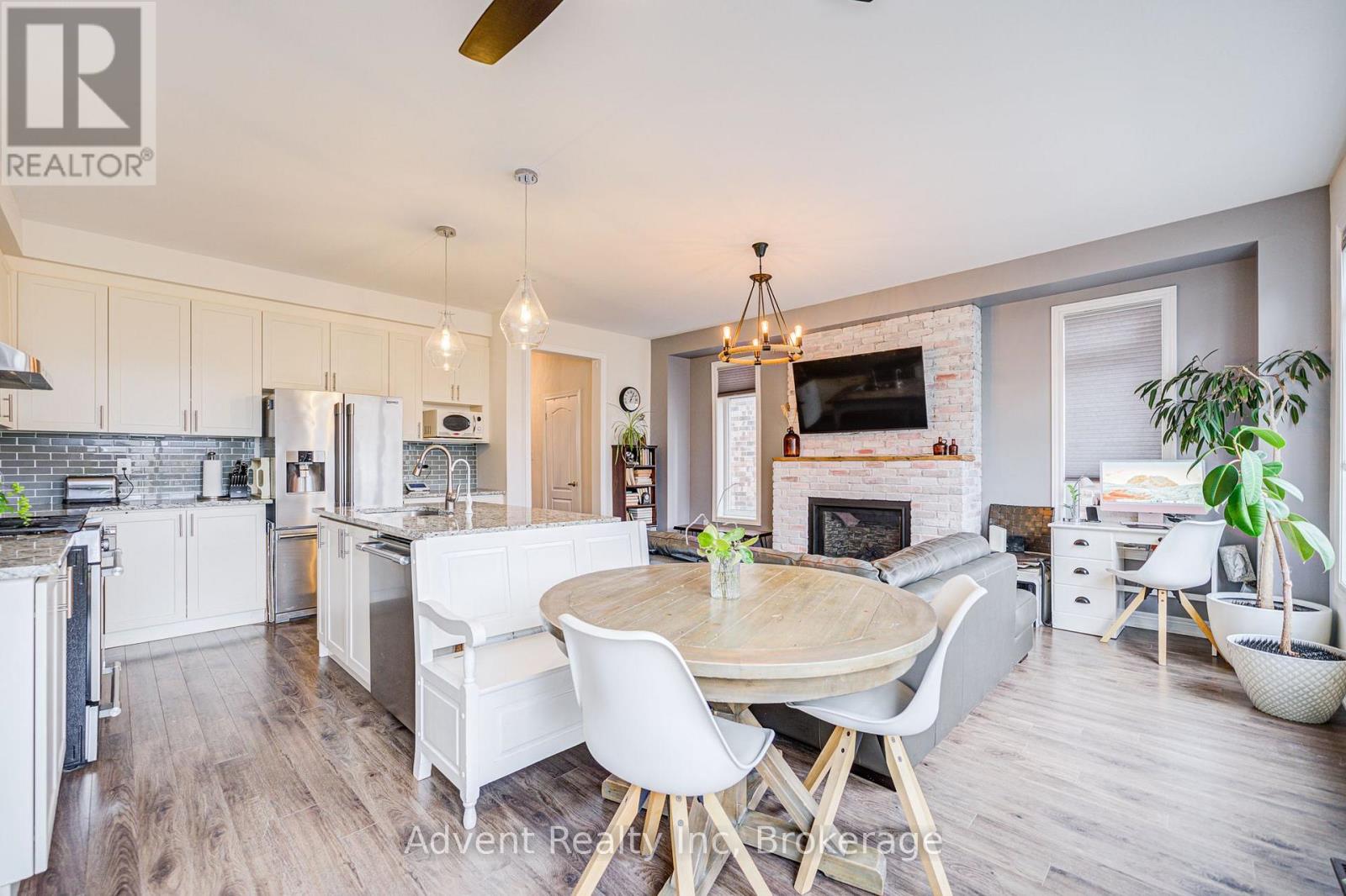 95 Beechborough Crescent, East Gwillimbury, Ontario  L9N 0N9 - Photo 8 - N12441538
