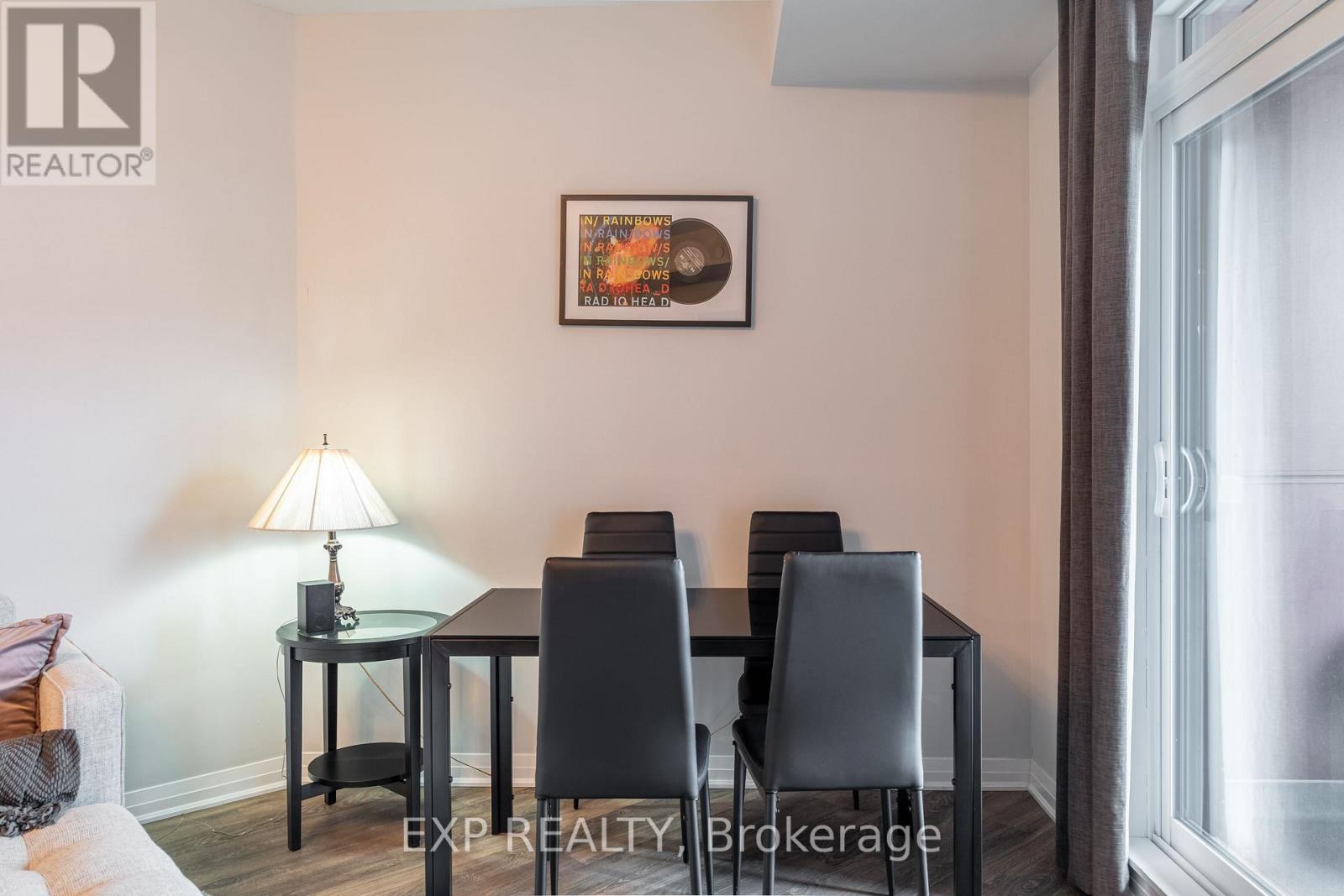 401 - 2 Adam Sellers Street, Markham, Ontario  L6B 1P2 - Photo 10 - N12441566