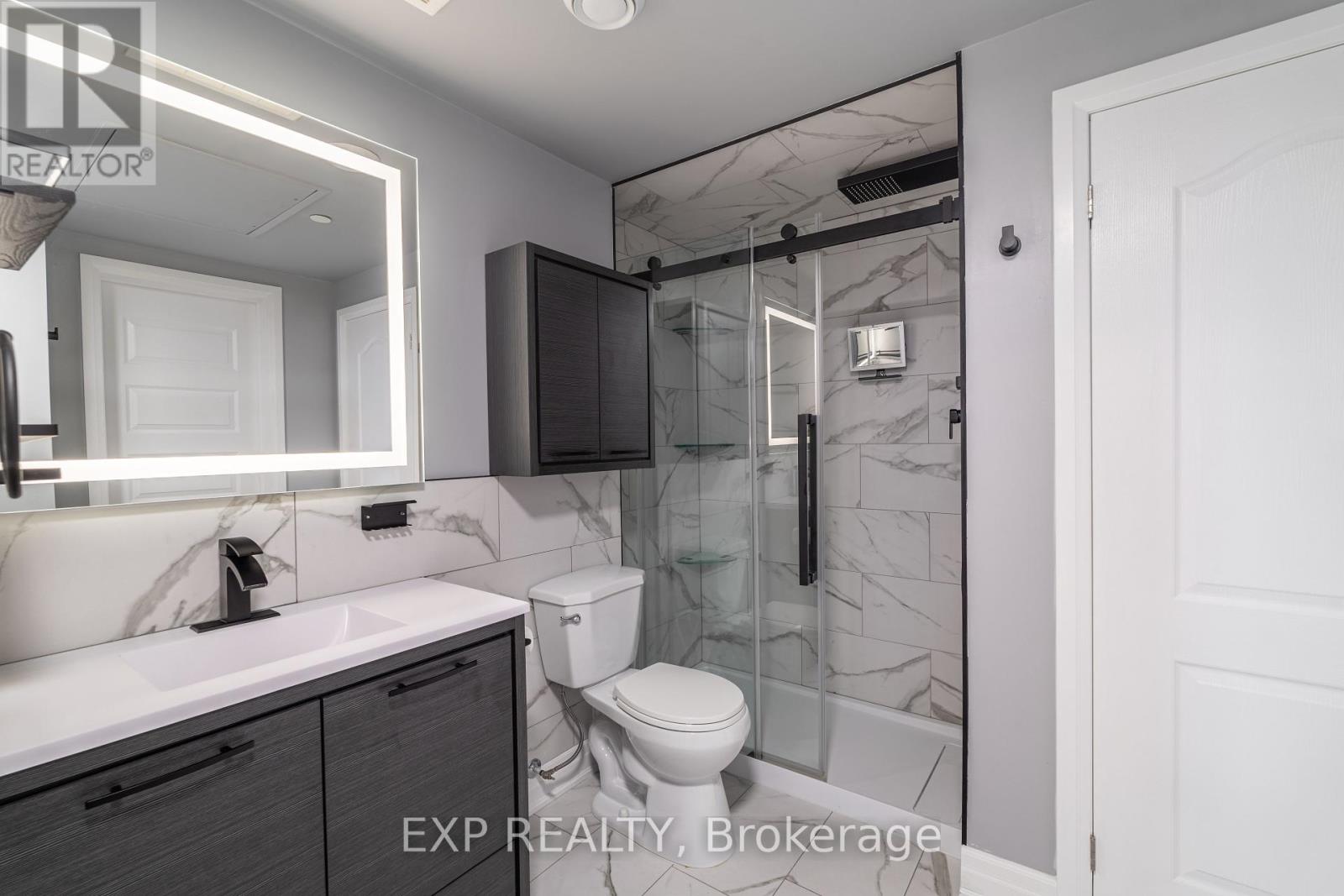 401 - 2 Adam Sellers Street, Markham, Ontario  L6B 1P2 - Photo 16 - N12441566