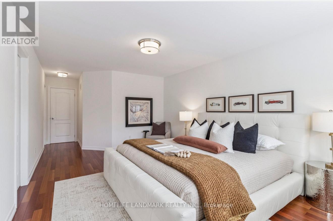 42 Torah Gate, Vaughan (Patterson), Ontario  L6A 0H3 - Photo 12 - N12441571