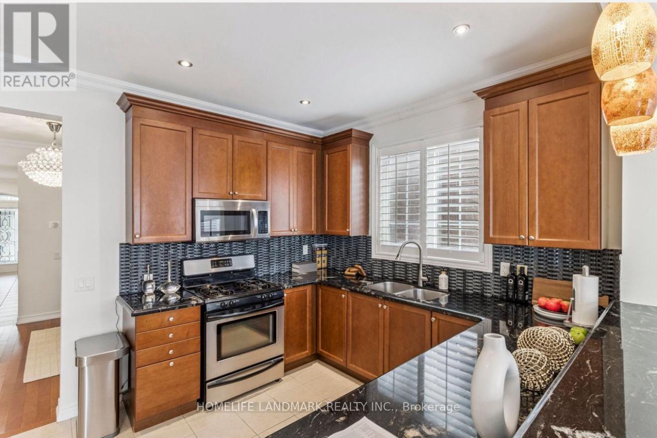 42 Torah Gate, Vaughan (Patterson), Ontario  L6A 0H3 - Photo 7 - N12441571