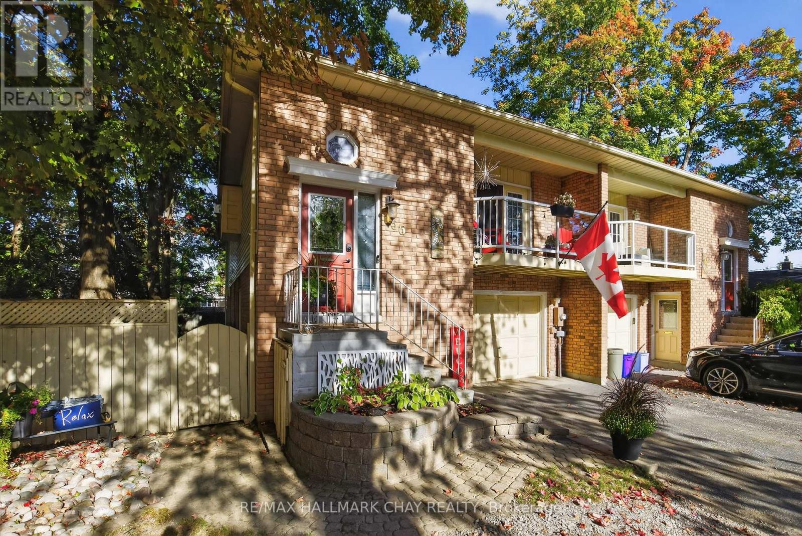 155 Maple Avenue, Barrie, Ontario  L4N 1S5 - Photo 3 - S12441530