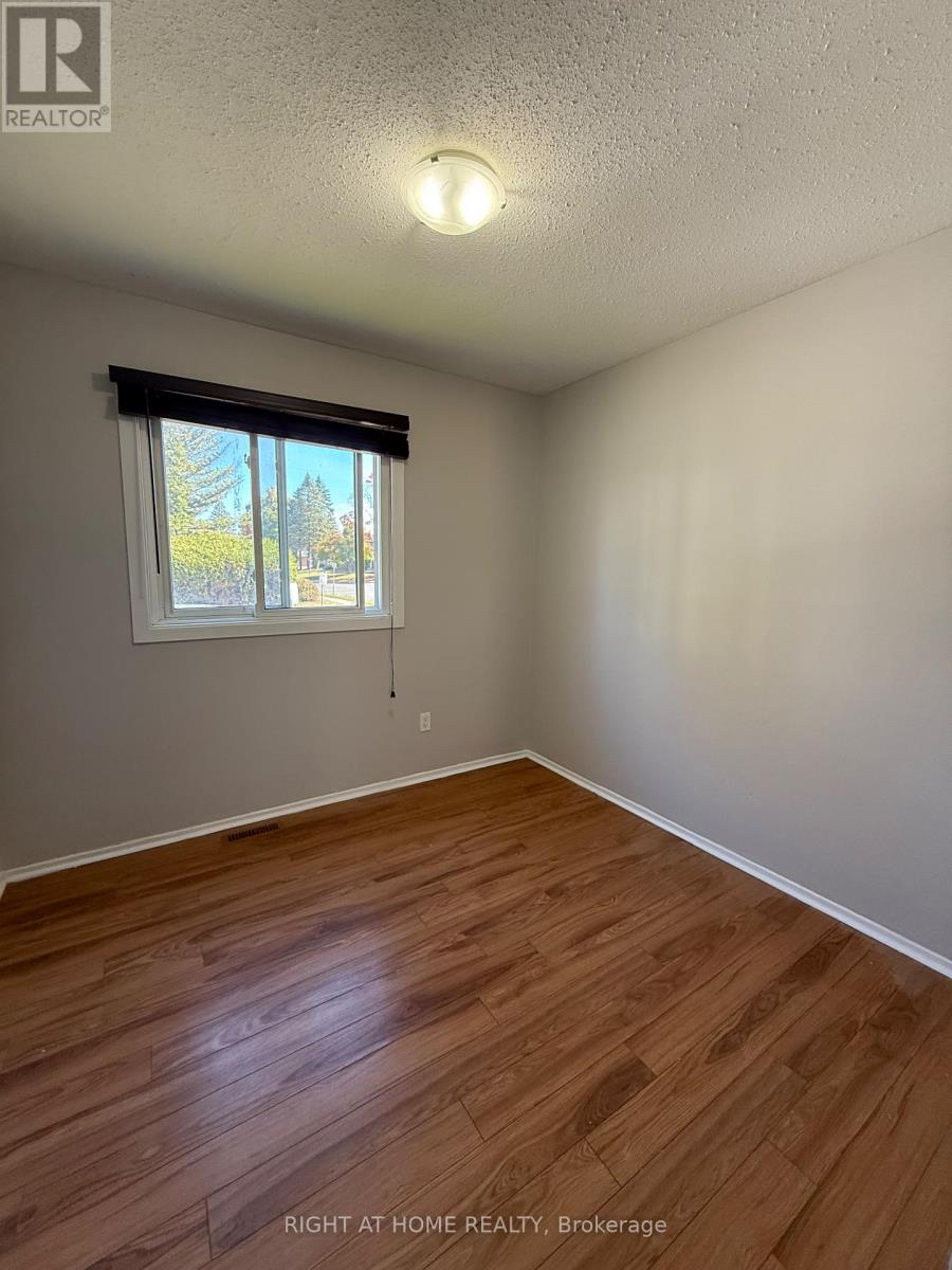 1950 Belmore Lane, Ottawa, Ontario  K1B 4Z8 - Photo 14 - X12441619