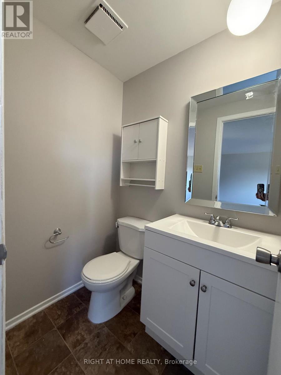 1950 Belmore Lane, Ottawa, Ontario  K1B 4Z8 - Photo 16 - X12441619