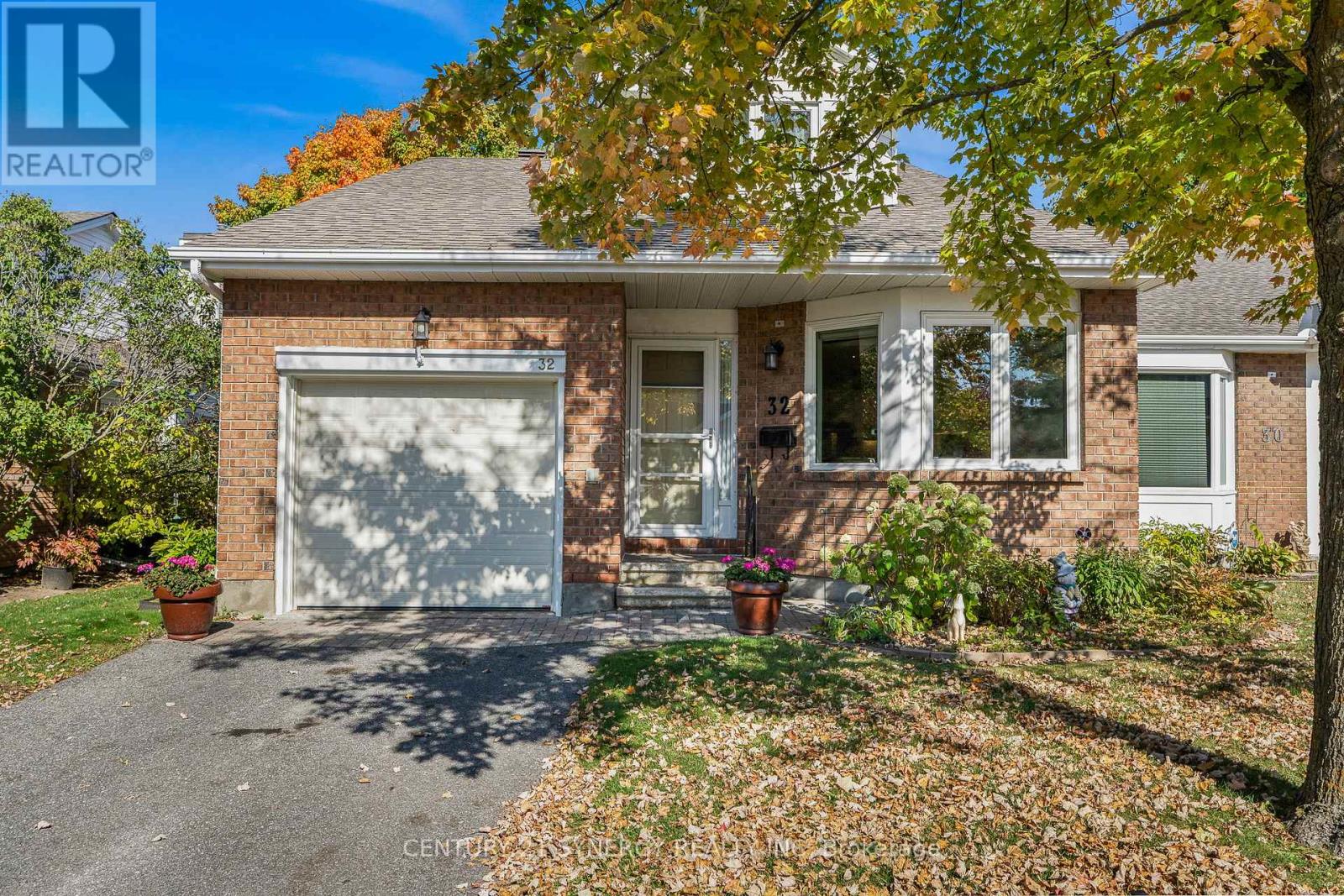 16 - 32 Innesbrook Court, Ottawa, Ontario  K2S 1C7 - Photo 2 - X12441656