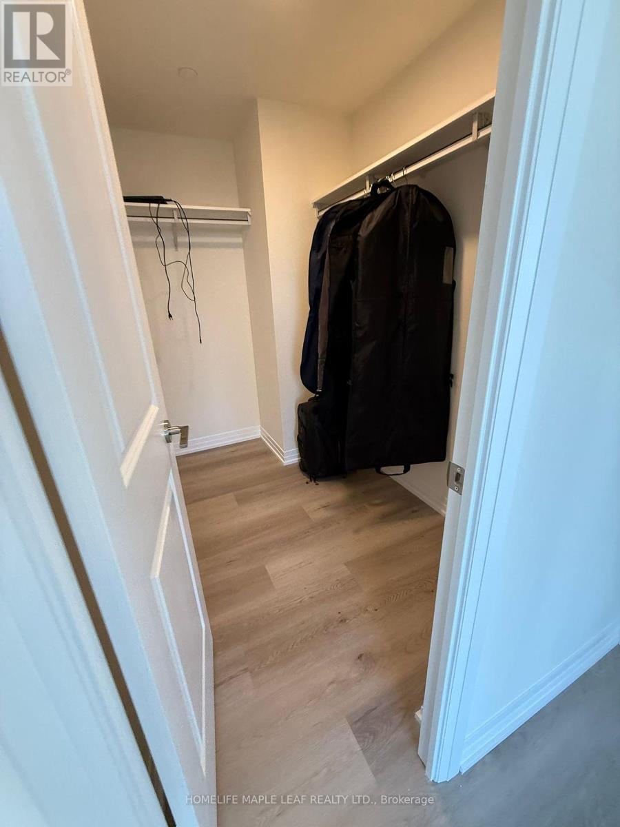 901 - 15 Watergarden Drive, Mississauga, Ontario  L5R 1B2 - Photo 9 - W12441553