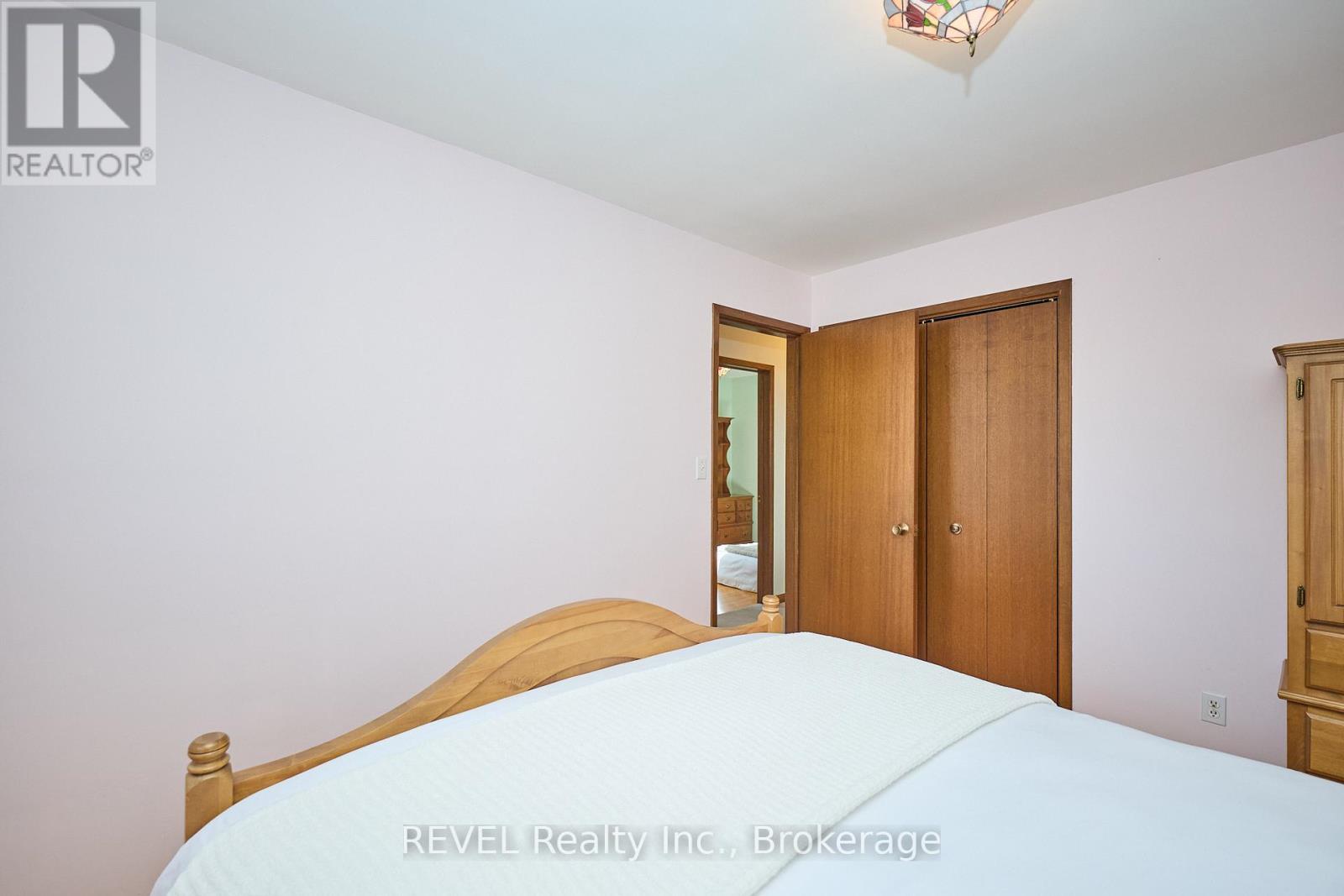 6 Charleen Circle, St. Catharines (Carlton/bunting), Ontario  L2M 7G6 - Photo 16 - X12441643