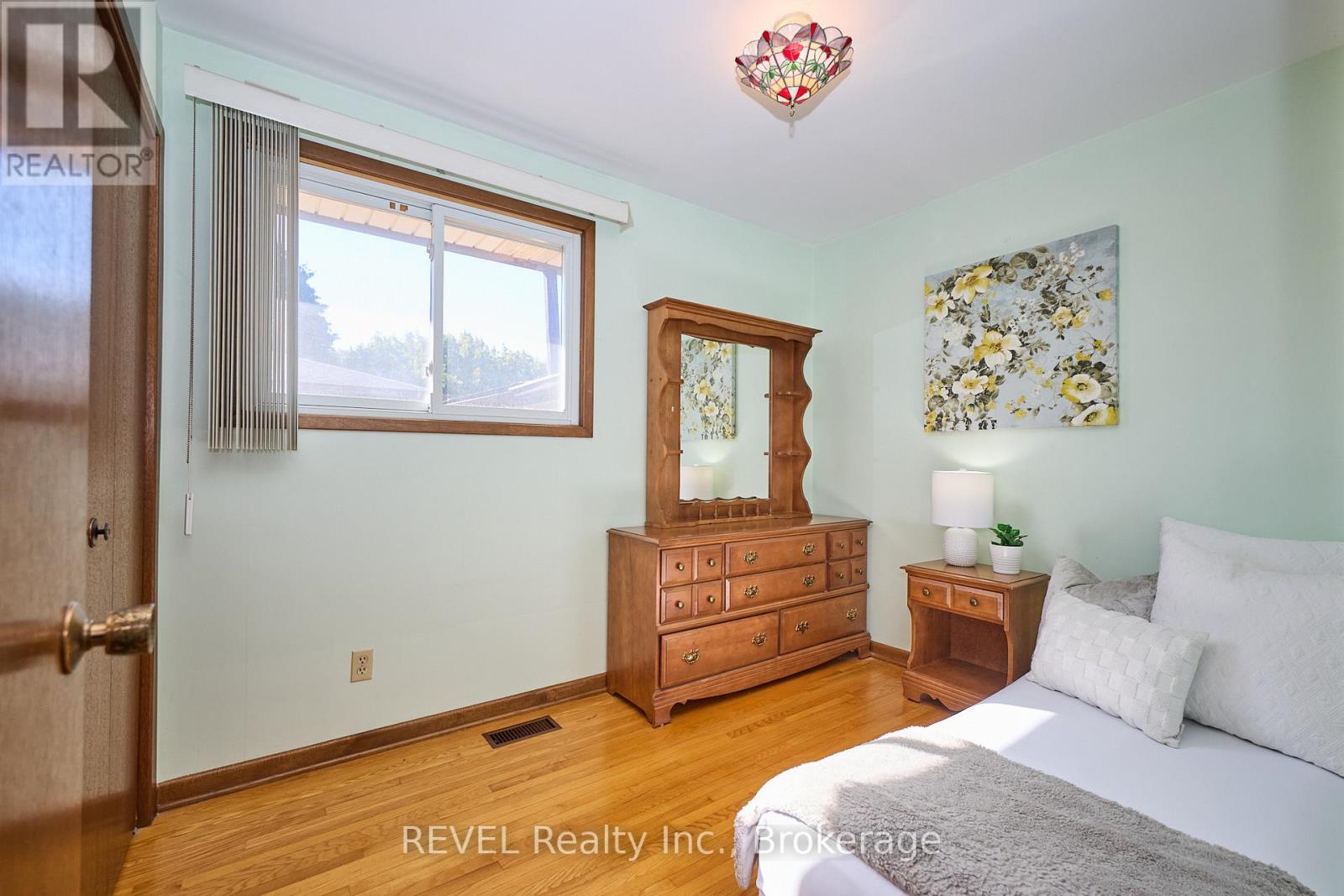6 Charleen Circle, St. Catharines (Carlton/bunting), Ontario  L2M 7G6 - Photo 20 - X12441643
