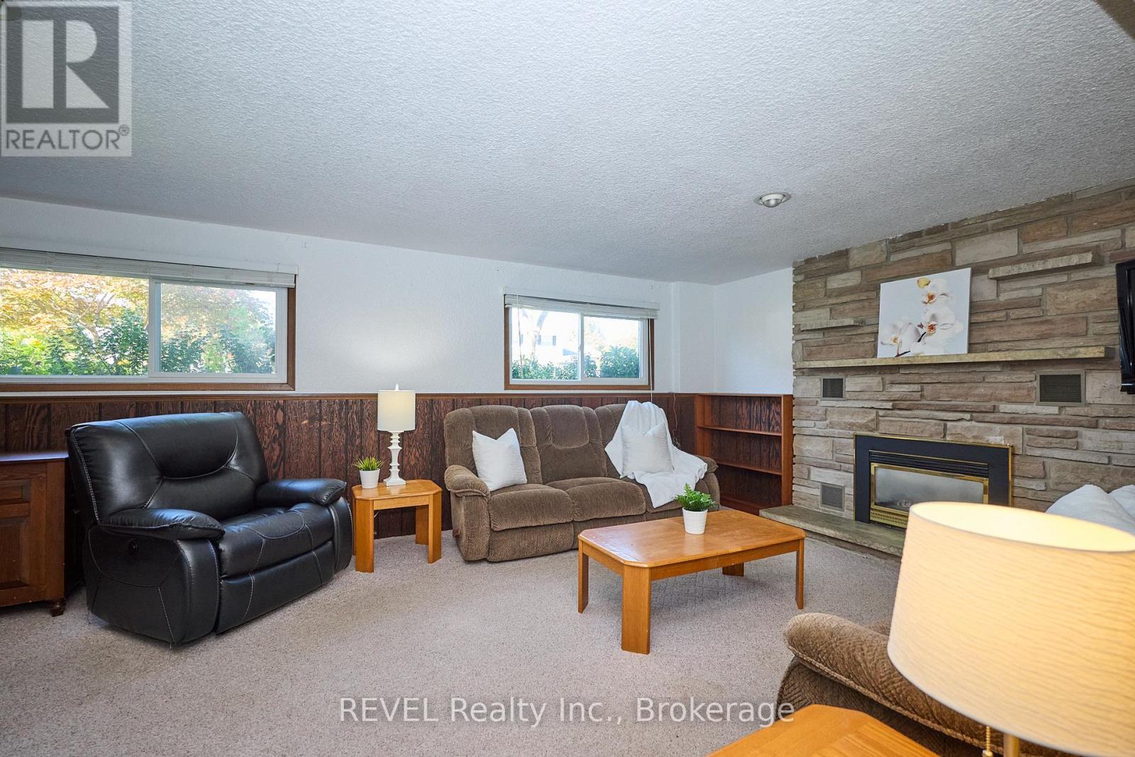 6 Charleen Circle, St. Catharines (Carlton/bunting), Ontario  L2M 7G6 - Photo 24 - X12441643