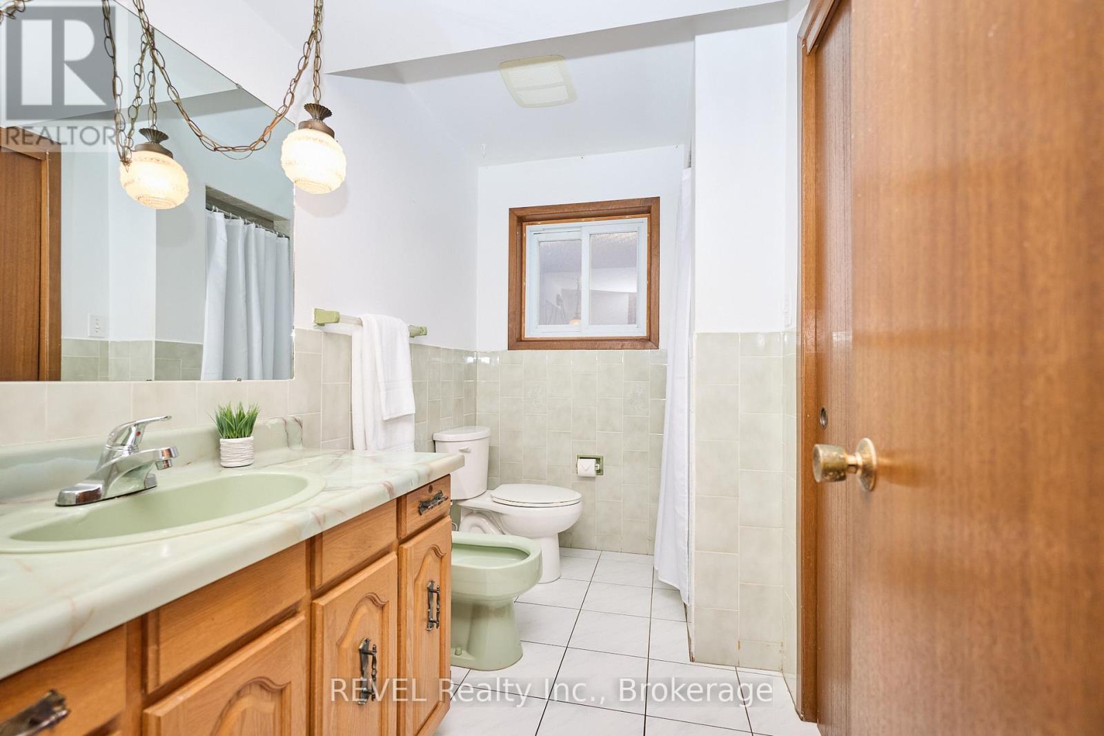 6 Charleen Circle, St. Catharines (Carlton/bunting), Ontario  L2M 7G6 - Photo 29 - X12441643