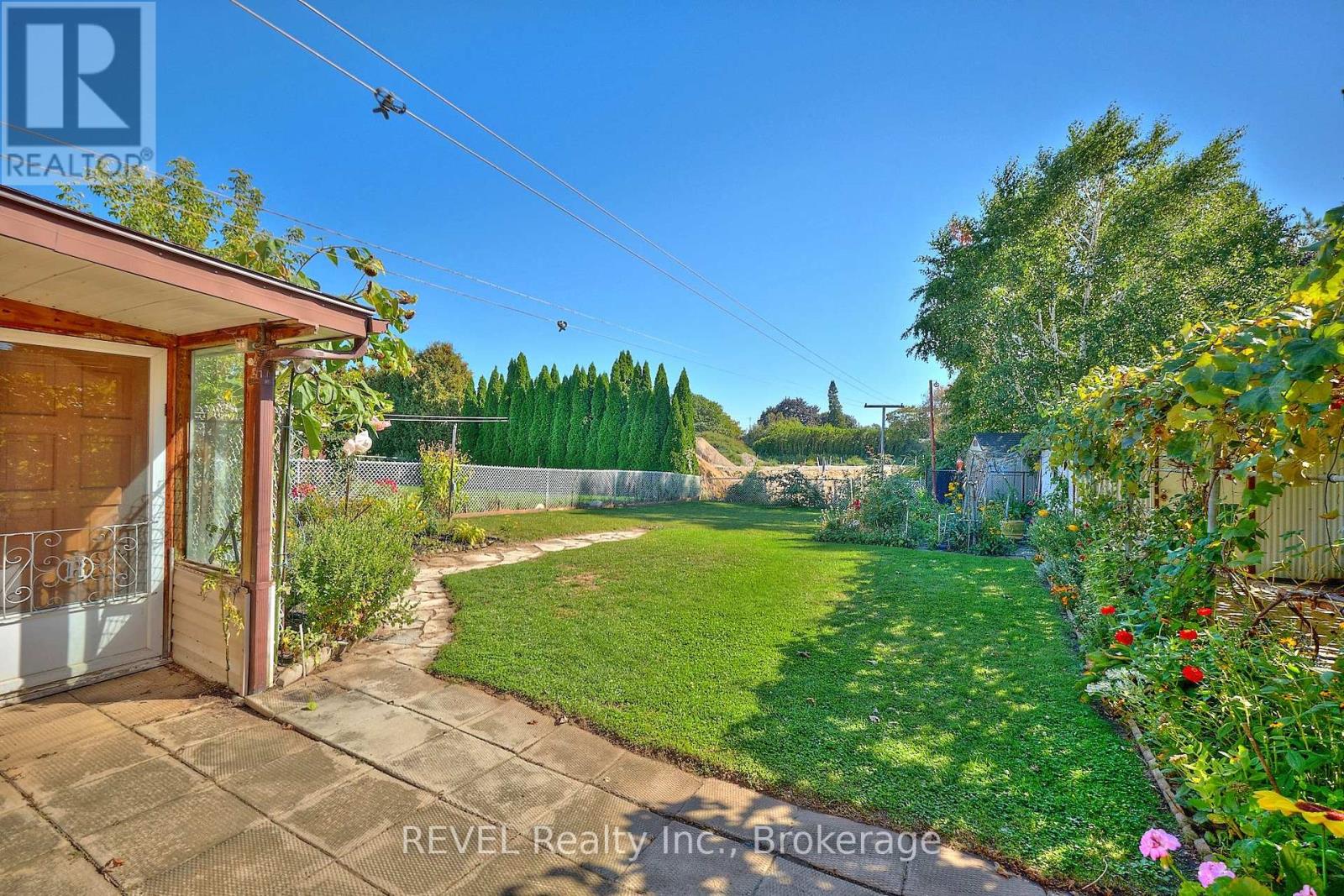 6 Charleen Circle, St. Catharines (Carlton/bunting), Ontario  L2M 7G6 - Photo 39 - X12441643
