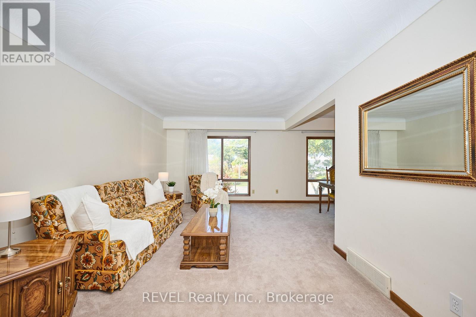 6 Charleen Circle, St. Catharines (Carlton/bunting), Ontario  L2M 7G6 - Photo 6 - X12441643
