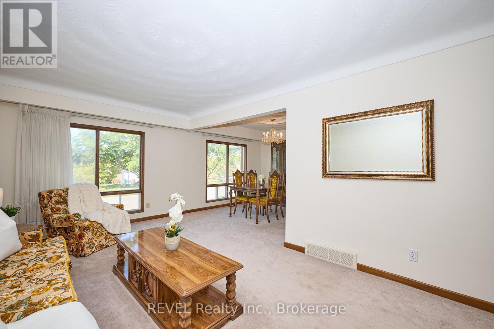 6 Charleen Circle, St. Catharines (Carlton/bunting), Ontario  L2M 7G6 - Photo 8 - X12441643