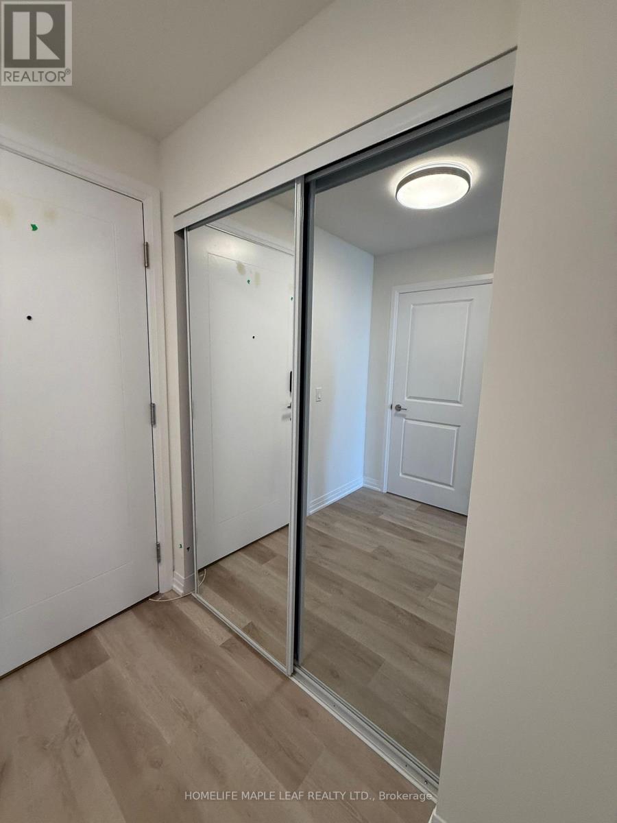 1501 - 15 Watergarden Drive, Mississauga, Ontario  L5R 1B2 - Photo 13 - W12441557