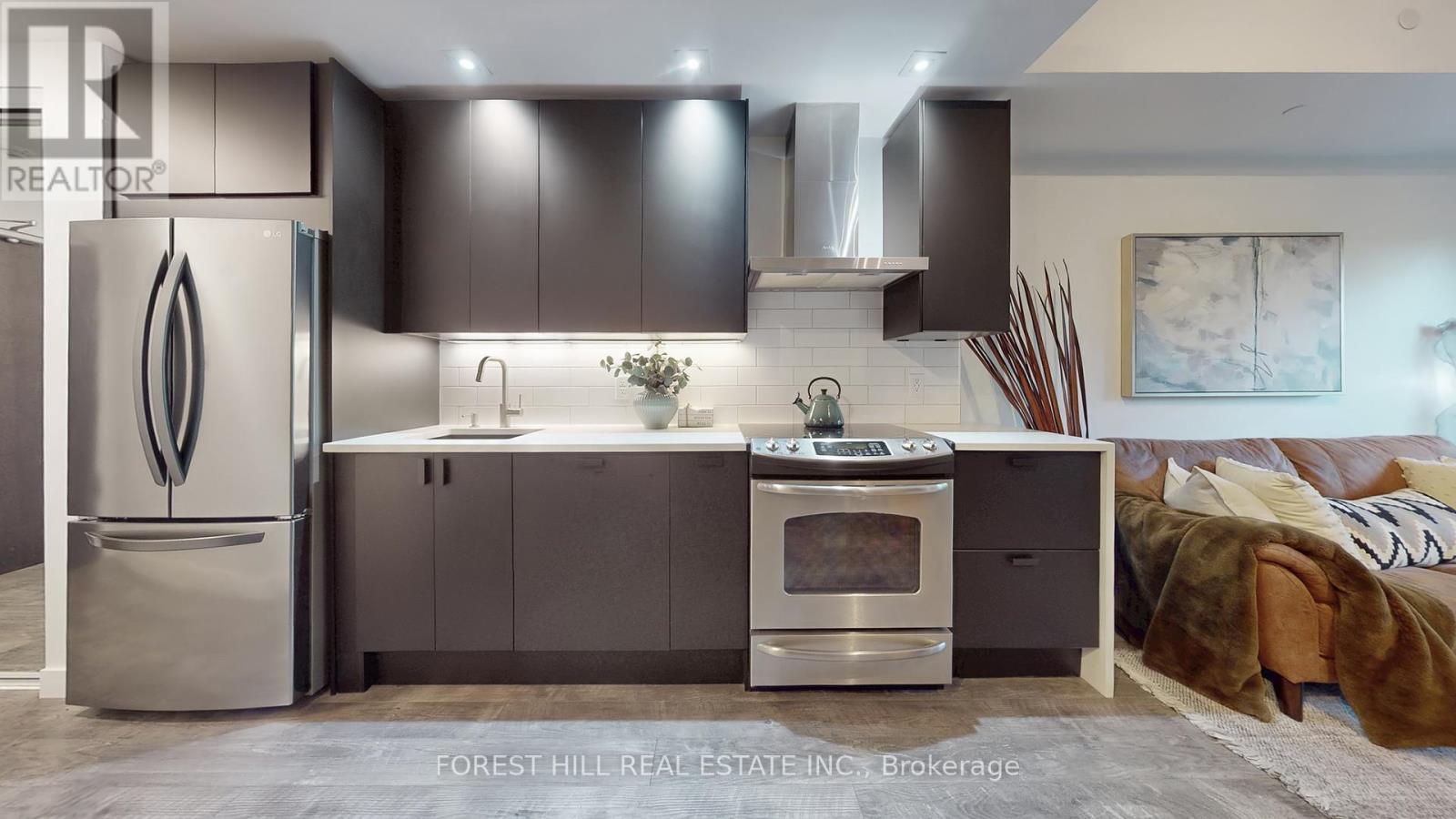 434 - 165 Legion Road N, Toronto (Mimico), Ontario  M8Y 0A1 - Photo 11 - W12441574