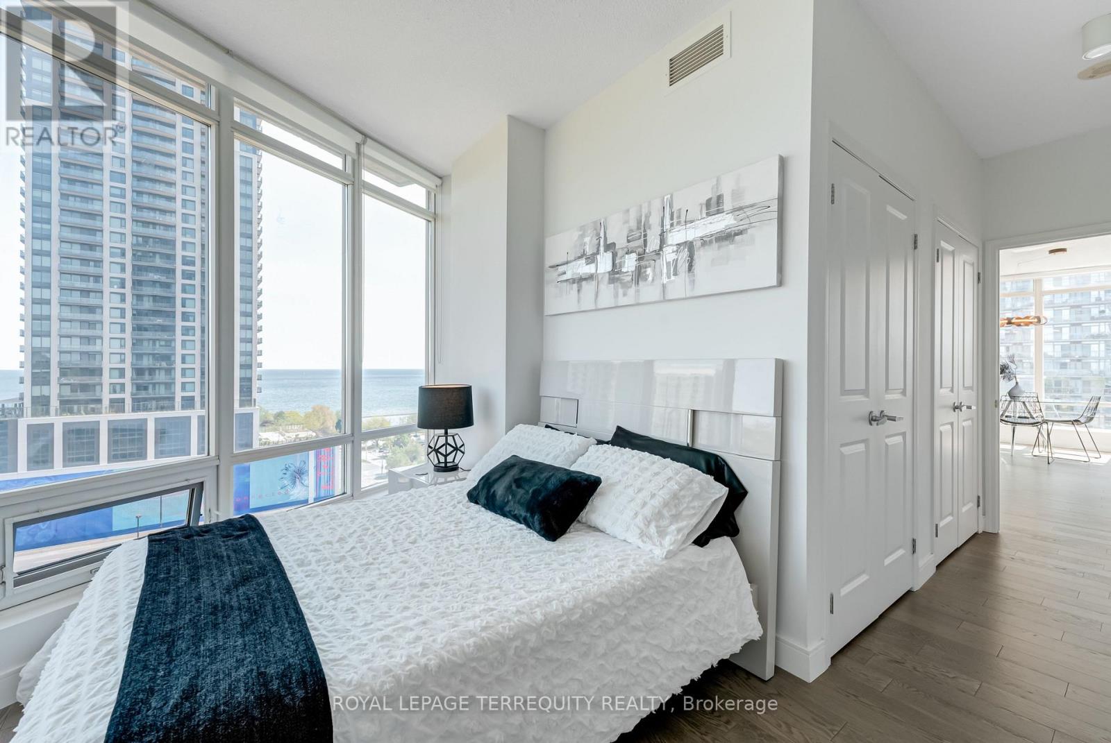 1210 - 15 Windermere Avenue, Toronto (High Park-Swansea), Ontario  M6S 5A2 - Photo 20 - W12441579