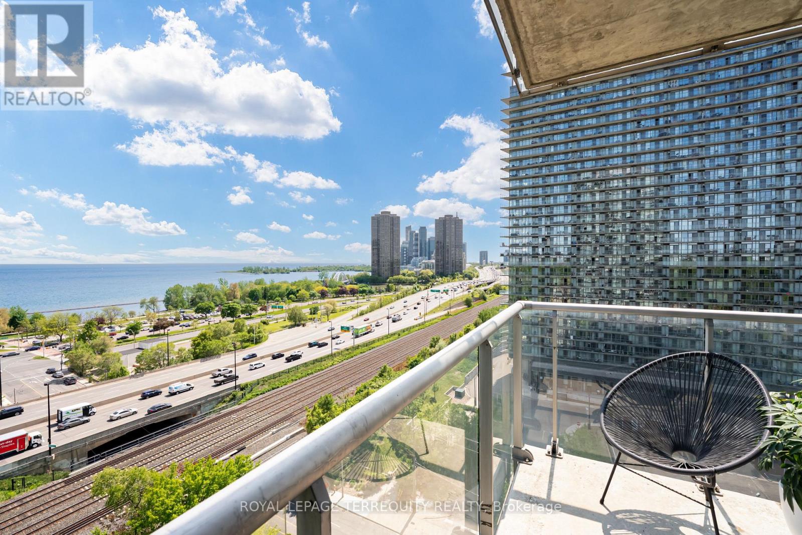 1210 - 15 Windermere Avenue, Toronto (High Park-Swansea), Ontario  M6S 5A2 - Photo 31 - W12441579