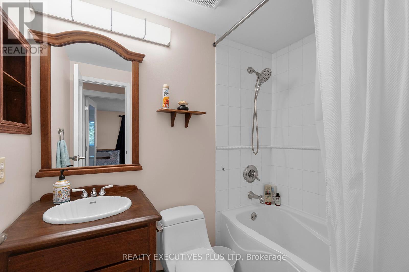 16 Melita Place, Brampton, Ontario  L6S 2Z3 - Photo 35 - W12441594