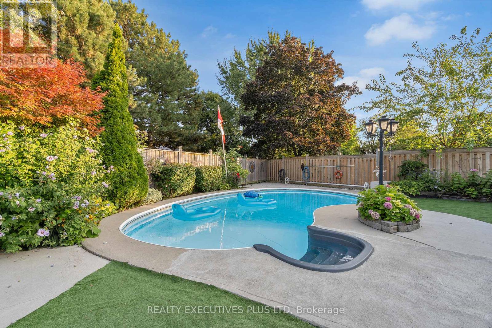 16 Melita Place, Brampton, Ontario  L6S 2Z3 - Photo 47 - W12441594