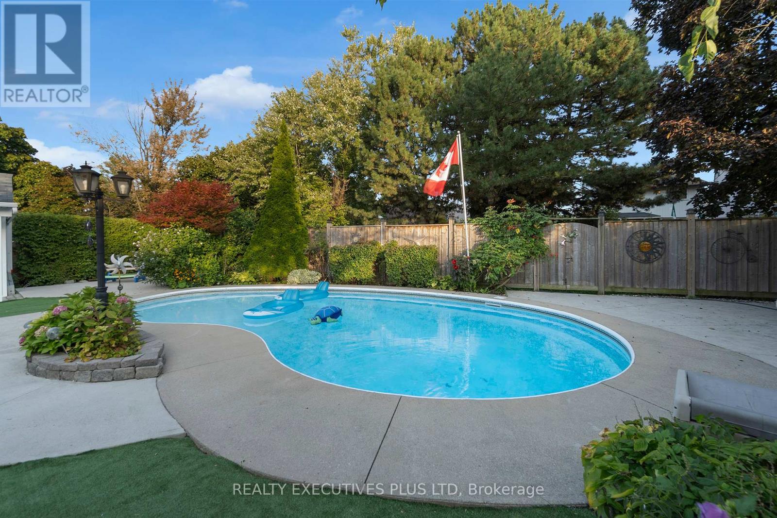 16 Melita Place, Brampton, Ontario  L6S 2Z3 - Photo 48 - W12441594