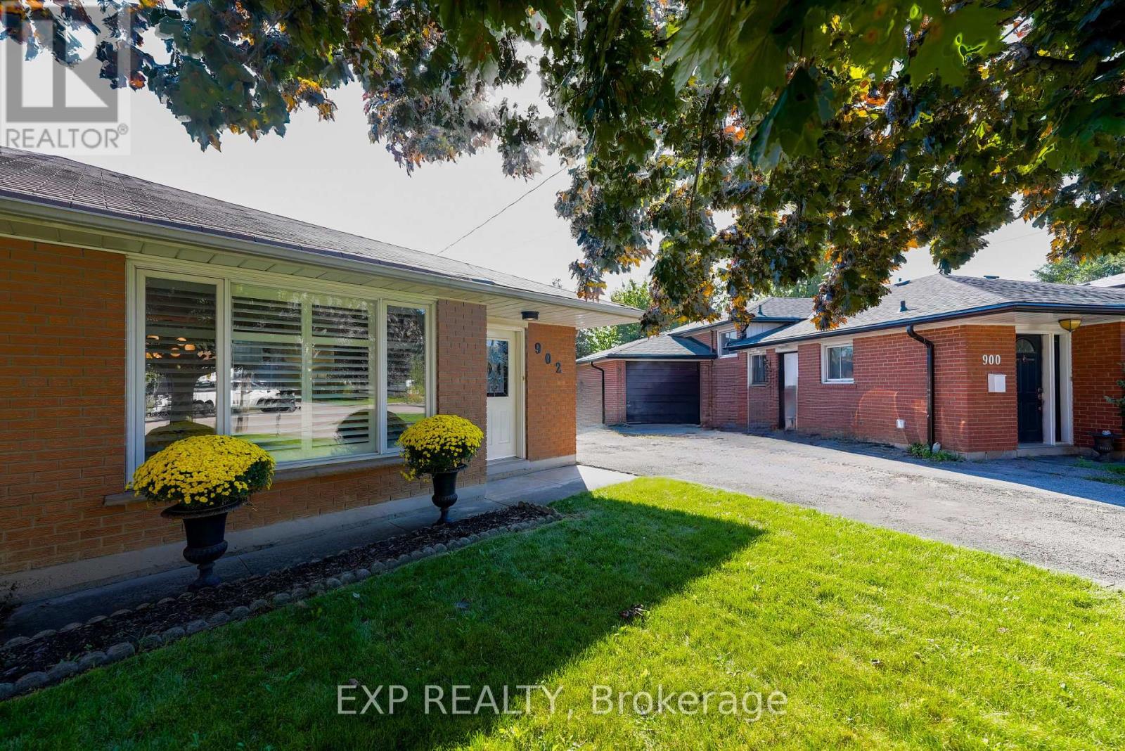 902 Sixth Street, Mississauga (Lakeview), Ontario  L5E 1N6 - Photo 2 - W12441598