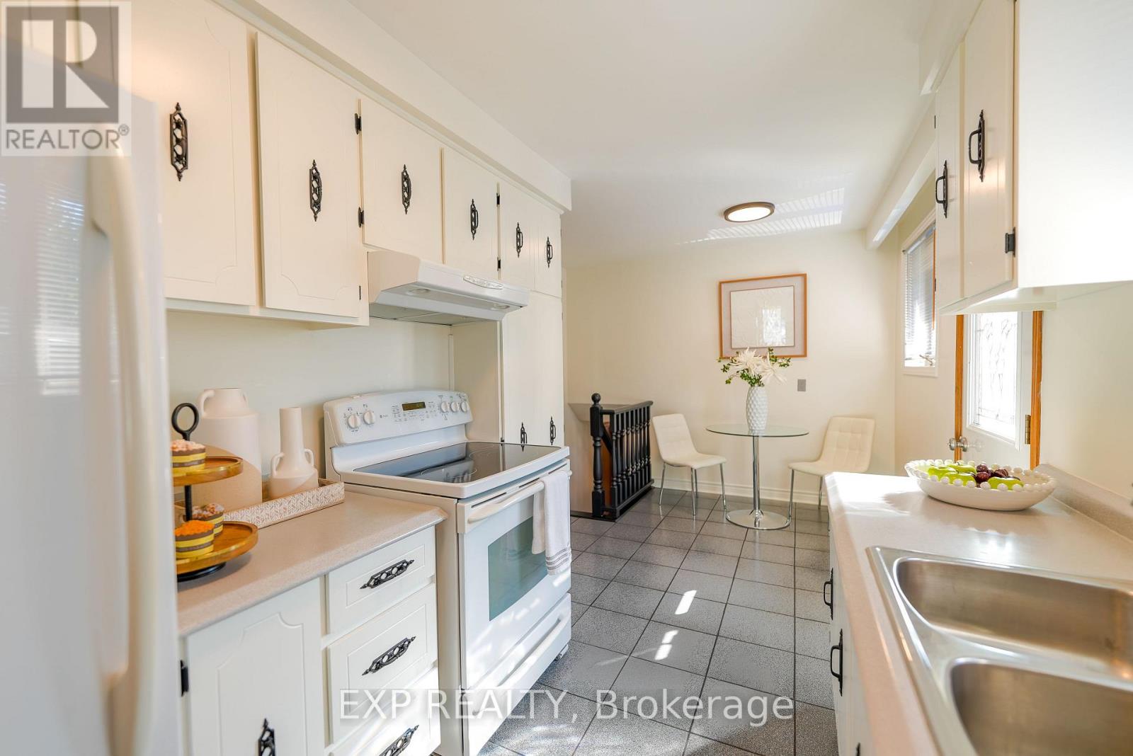 902 Sixth Street, Mississauga (Lakeview), Ontario  L5E 1N6 - Photo 29 - W12441598