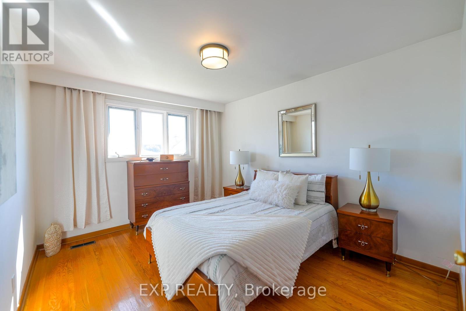 902 Sixth Street, Mississauga (Lakeview), Ontario  L5E 1N6 - Photo 32 - W12441598