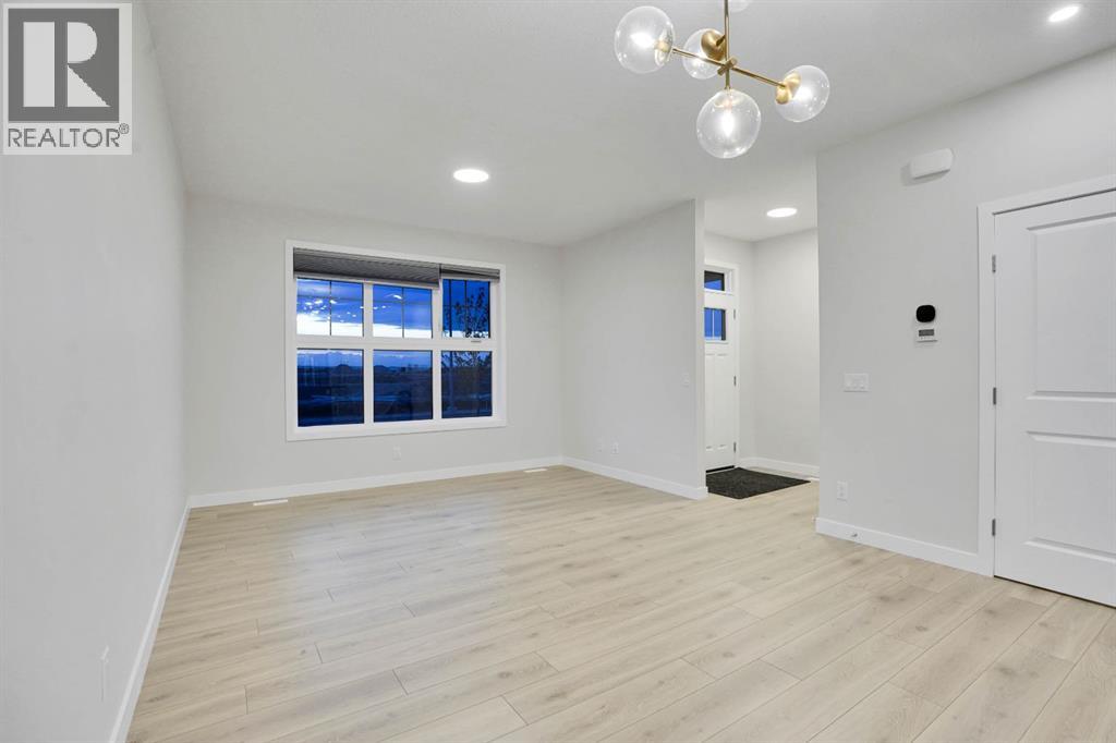 14628 24 Street Nw, Calgary, Alberta  T3P 2B6 - Photo 7 - A2261250