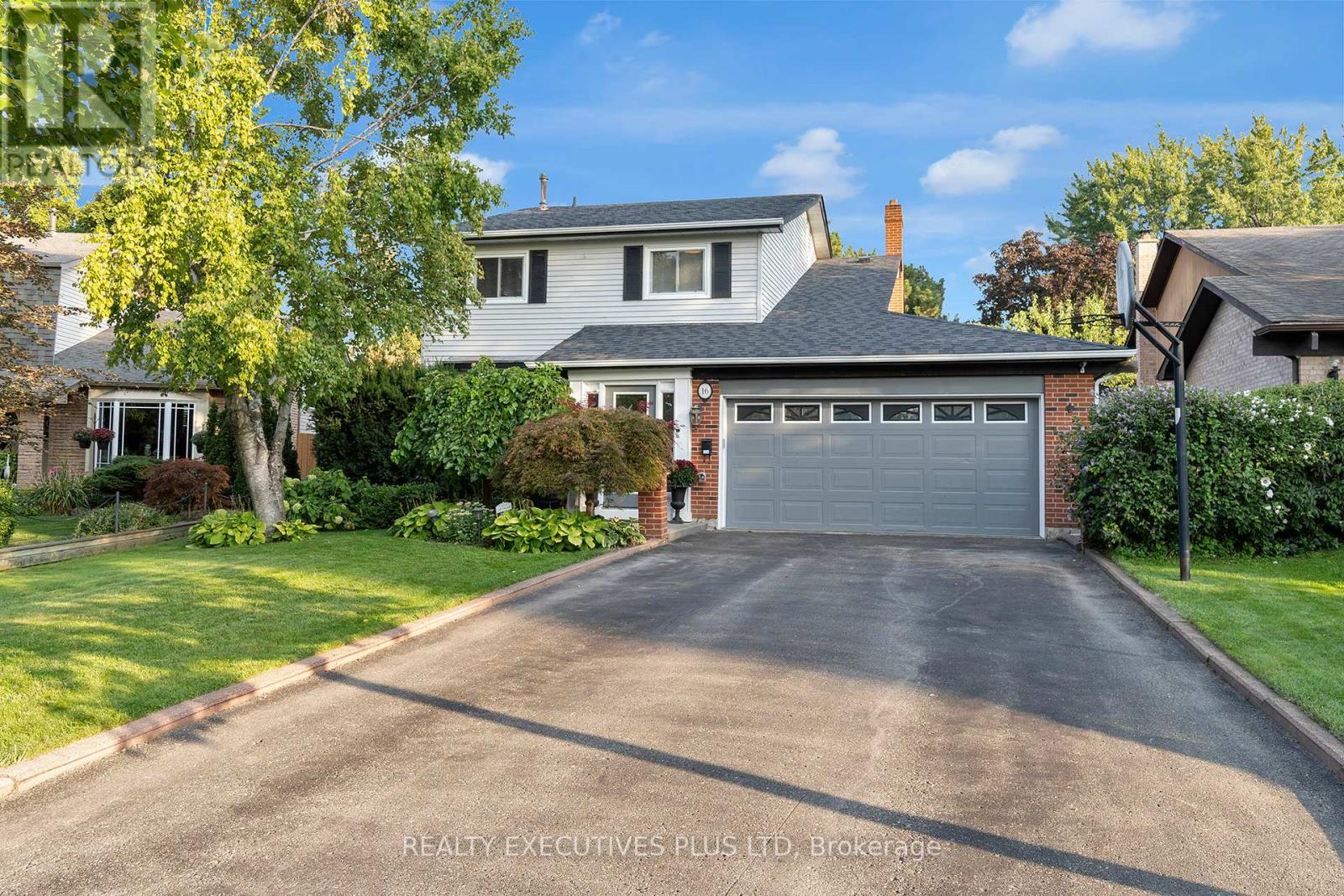 16 Melita Place, Brampton, Ontario  L6S 2Z3 - Photo 1 - W12441594
