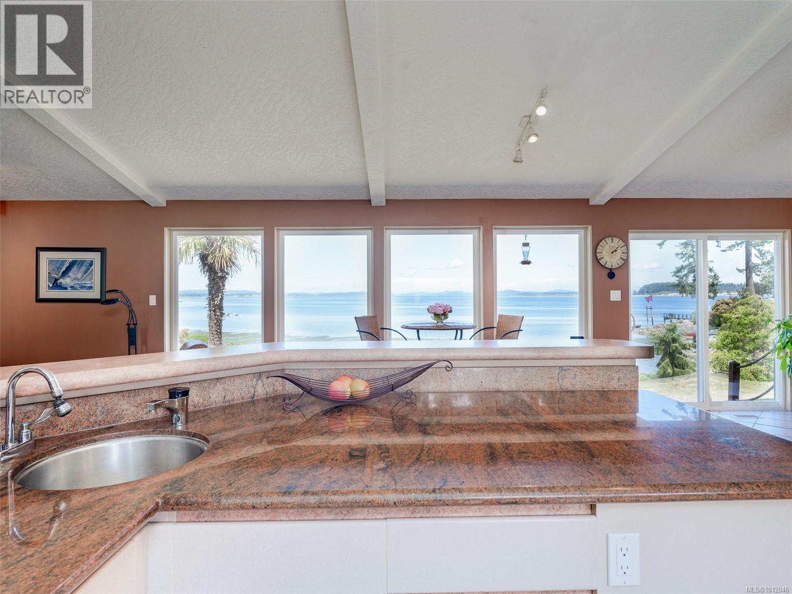 2606 James Island Rd, Central Saanich, British Columbia  V8M 1V4 - Photo 3 - 1012946