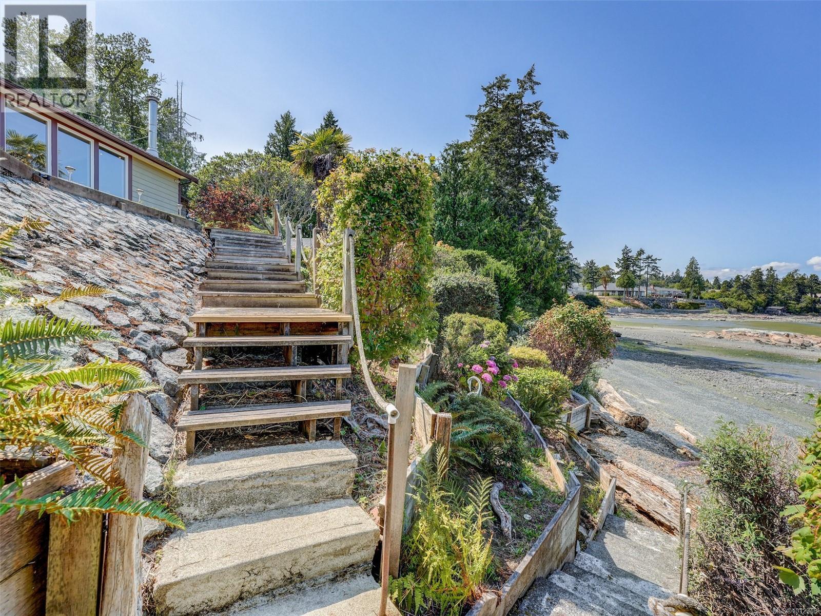 2606 James Island Rd, Central Saanich, British Columbia  V8M 1V4 - Photo 31 - 1012946