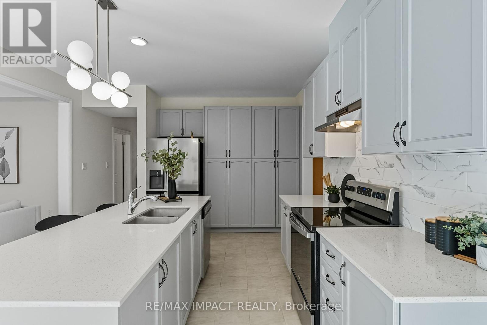 39 Connolly Road, Kawartha Lakes (Lindsay), Ontario  K9V 5H5 - Photo 11 - X12441533