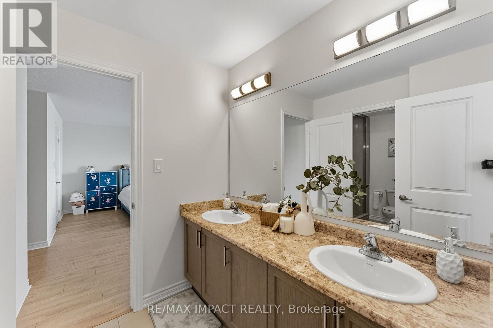 39 Connolly Road, Kawartha Lakes (Lindsay), Ontario  K9V 5H5 - Photo 32 - X12441533